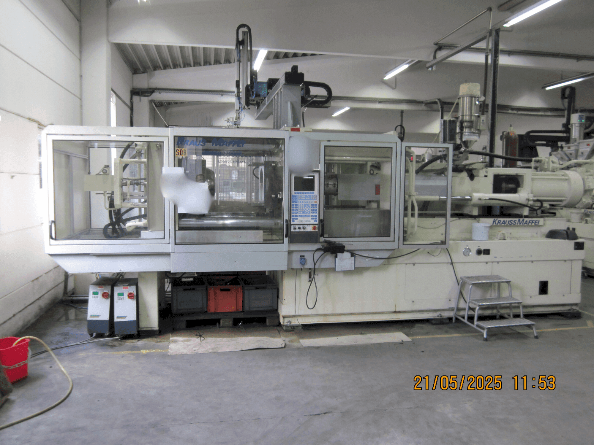 Widok z przodu maszyny Krauss Maffei 350-2700 C2