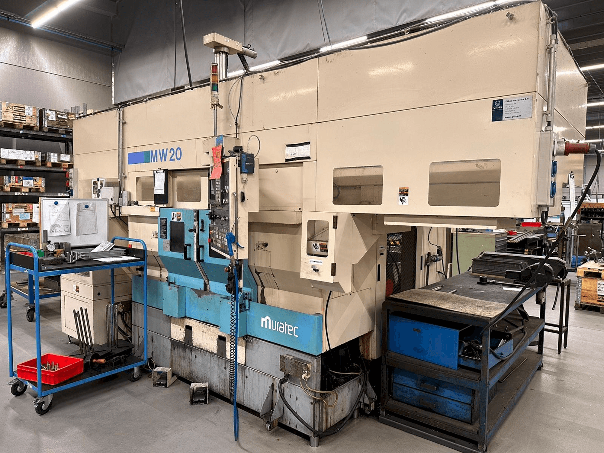 Widok z przodu maszyny Muratec MW20