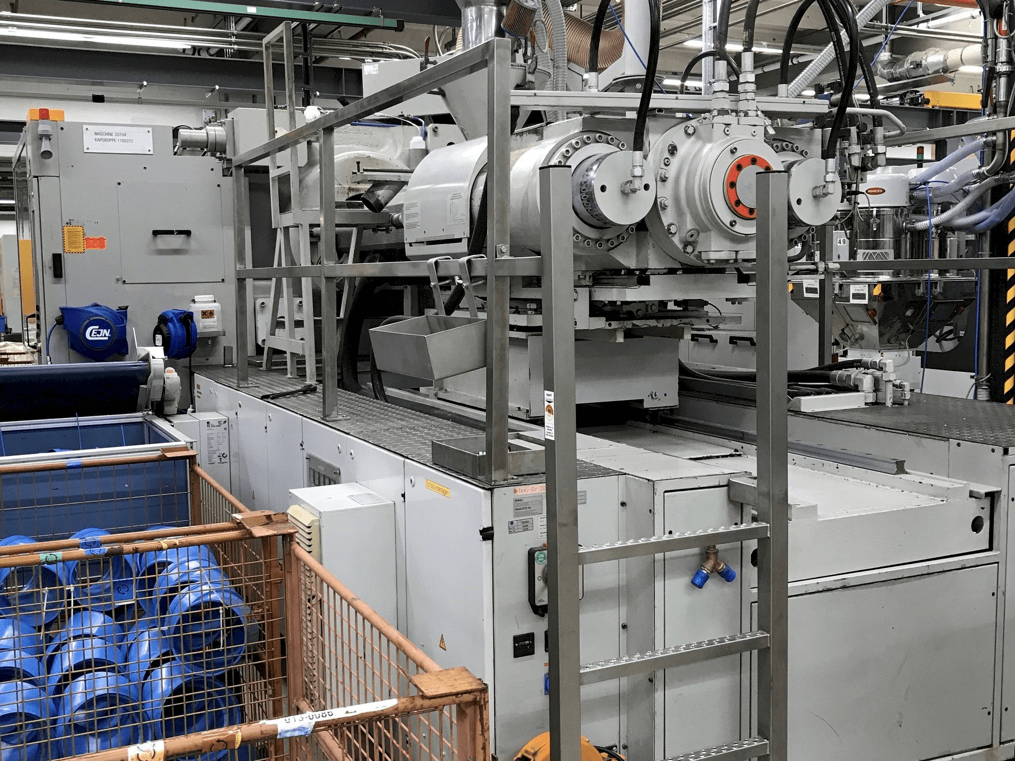 Widok z przodu maszyny ENGEL ES 3550/550 EC 100