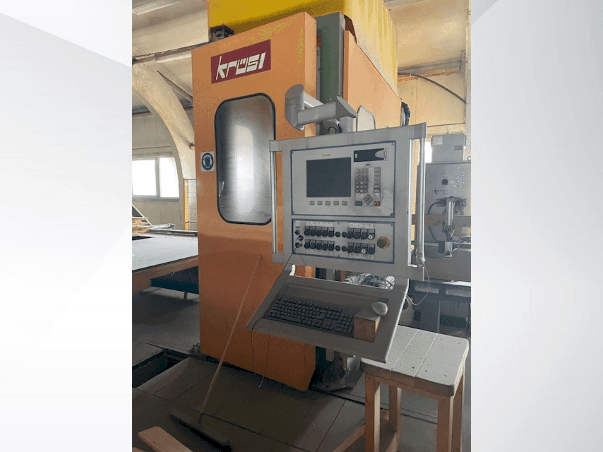 Widok z przodu maszyny KRÜSI KM-95 G1