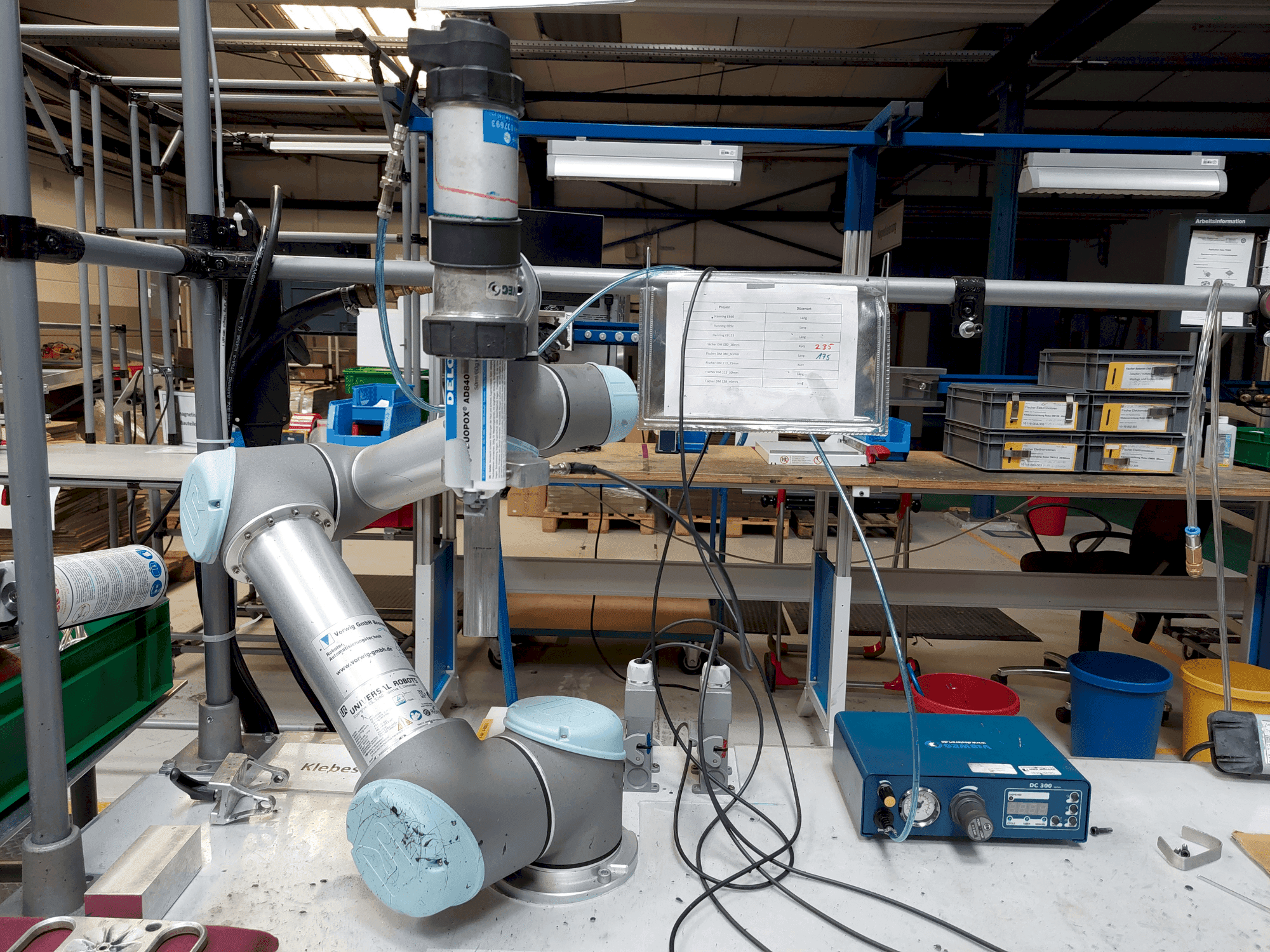 Widok z przodu maszyny Universal Robots UR5