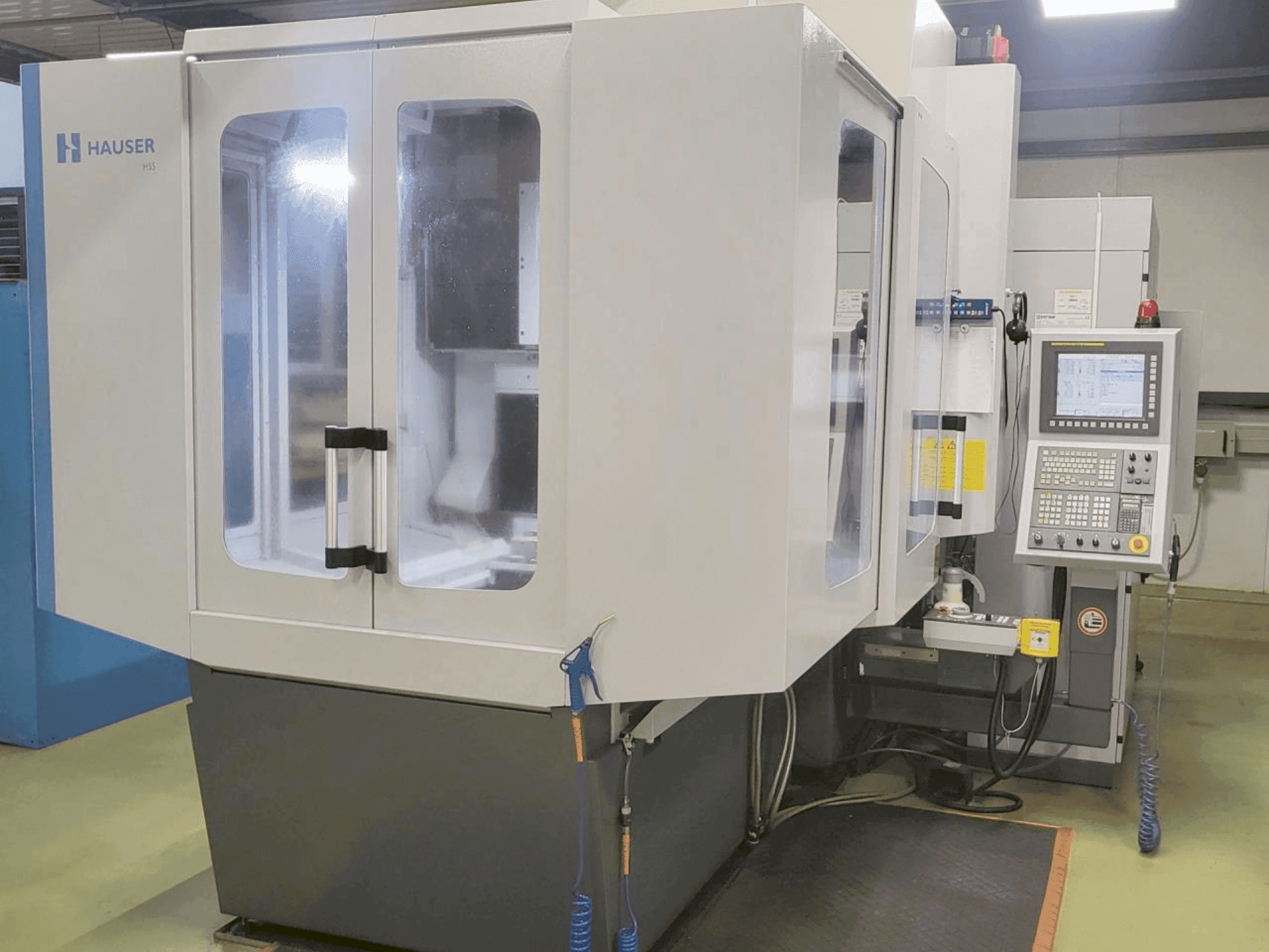 Widok z przodu maszyny HAUSER KELLENBERGER H55-400