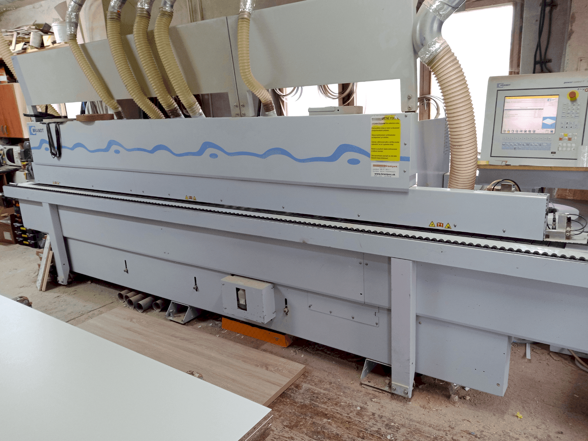 Widok z przodu maszyny BRANDT Highflex 1440