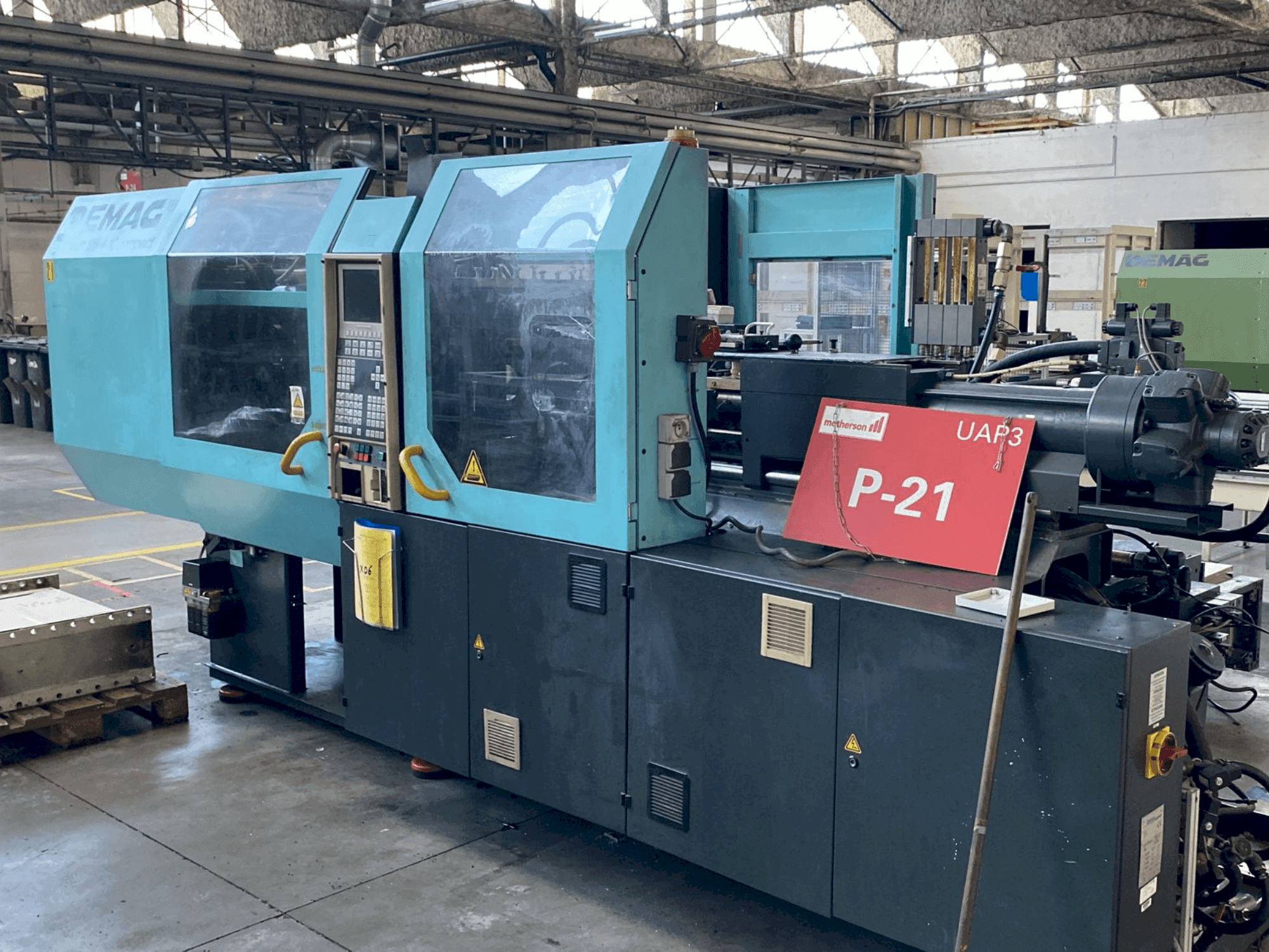 Widok z przodu maszyny DEMAG Ergotech Compact 125-440
