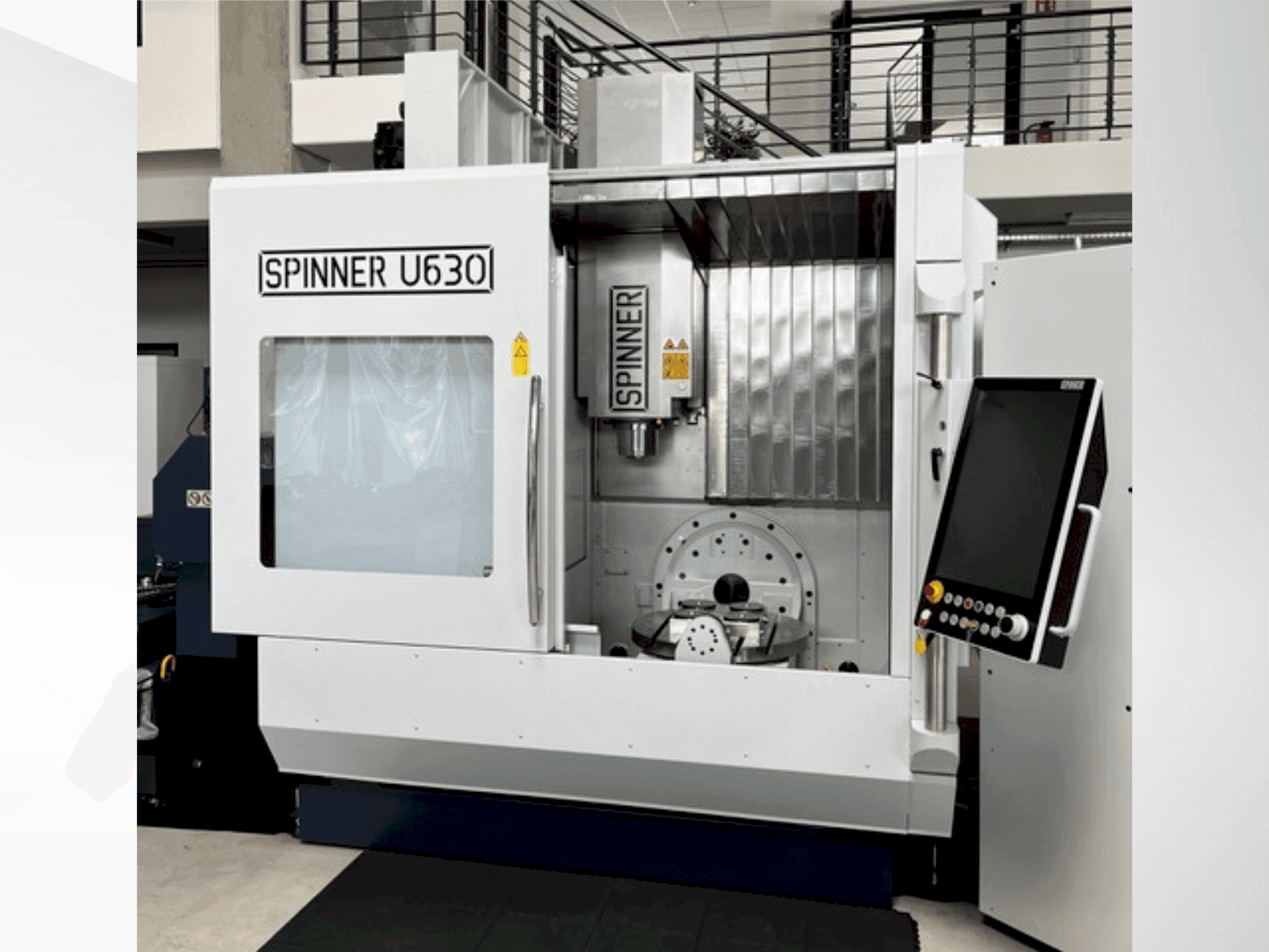 Widok z przodu maszyny SPINNER U5-630- 54T