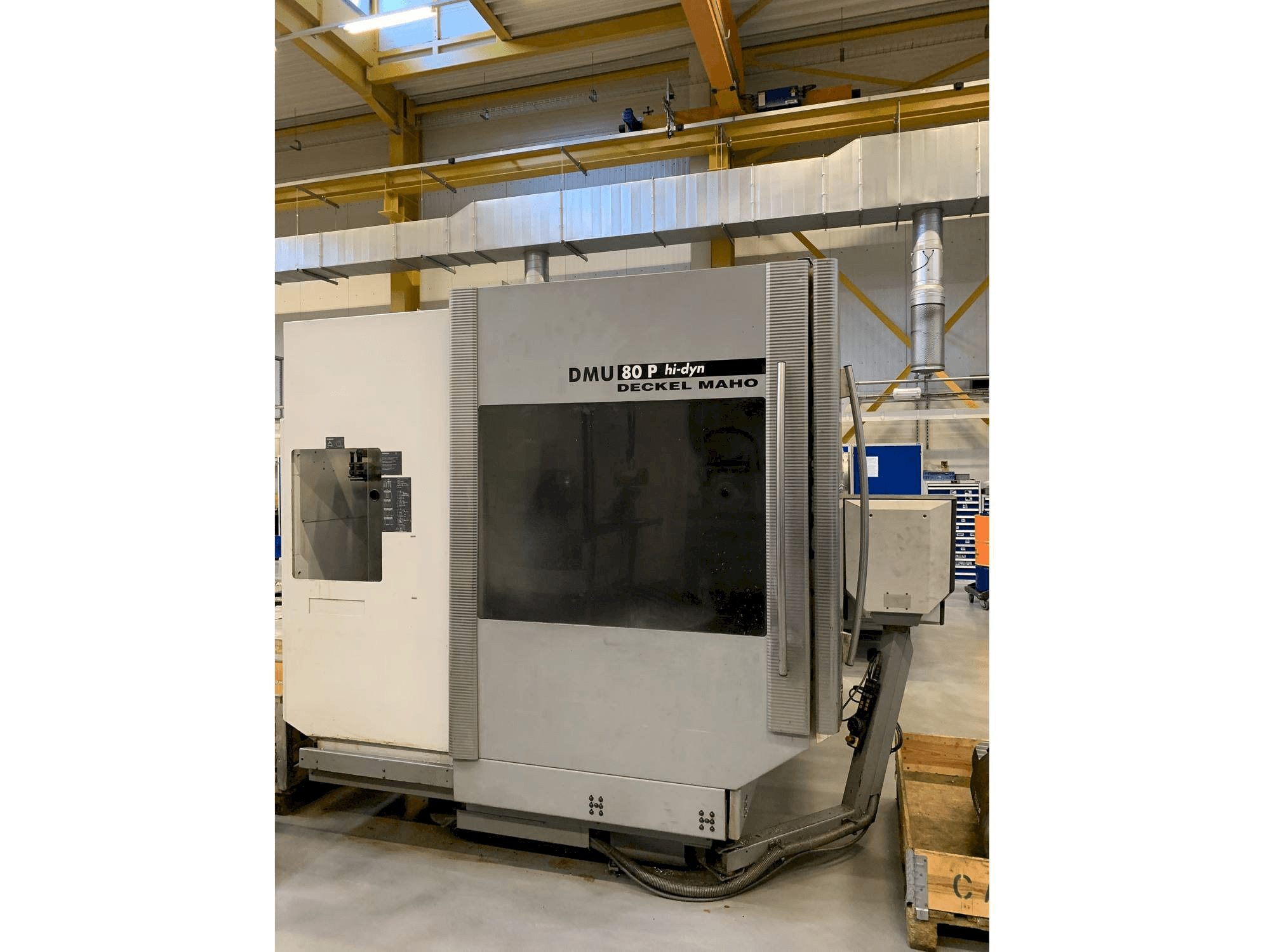 Widok z przodu maszyny DECKEL MAHO DMU 80 P hi-dyn