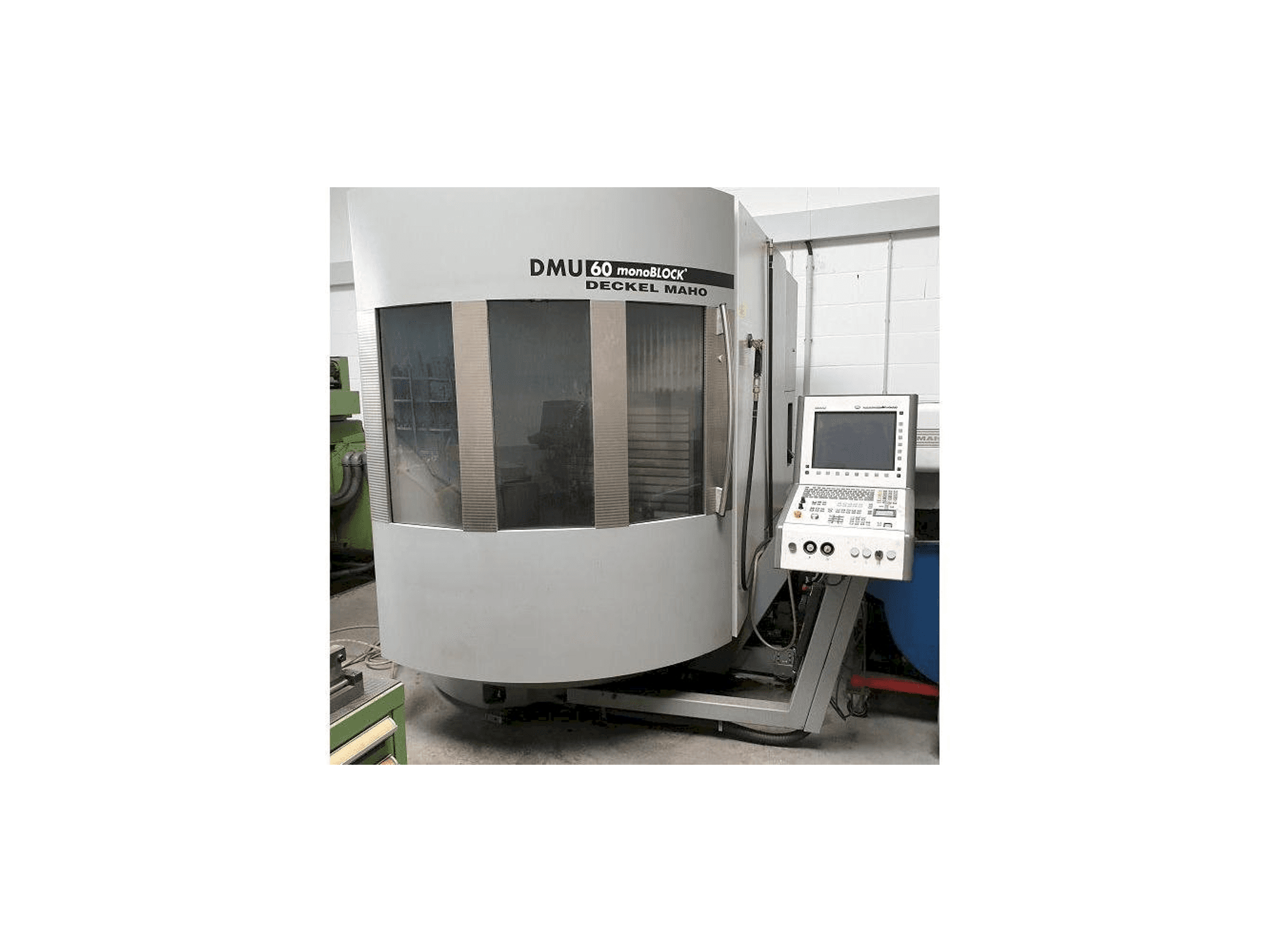 Widok z przodu maszyny DECKEL MAHO DMU 60 MonoBlock