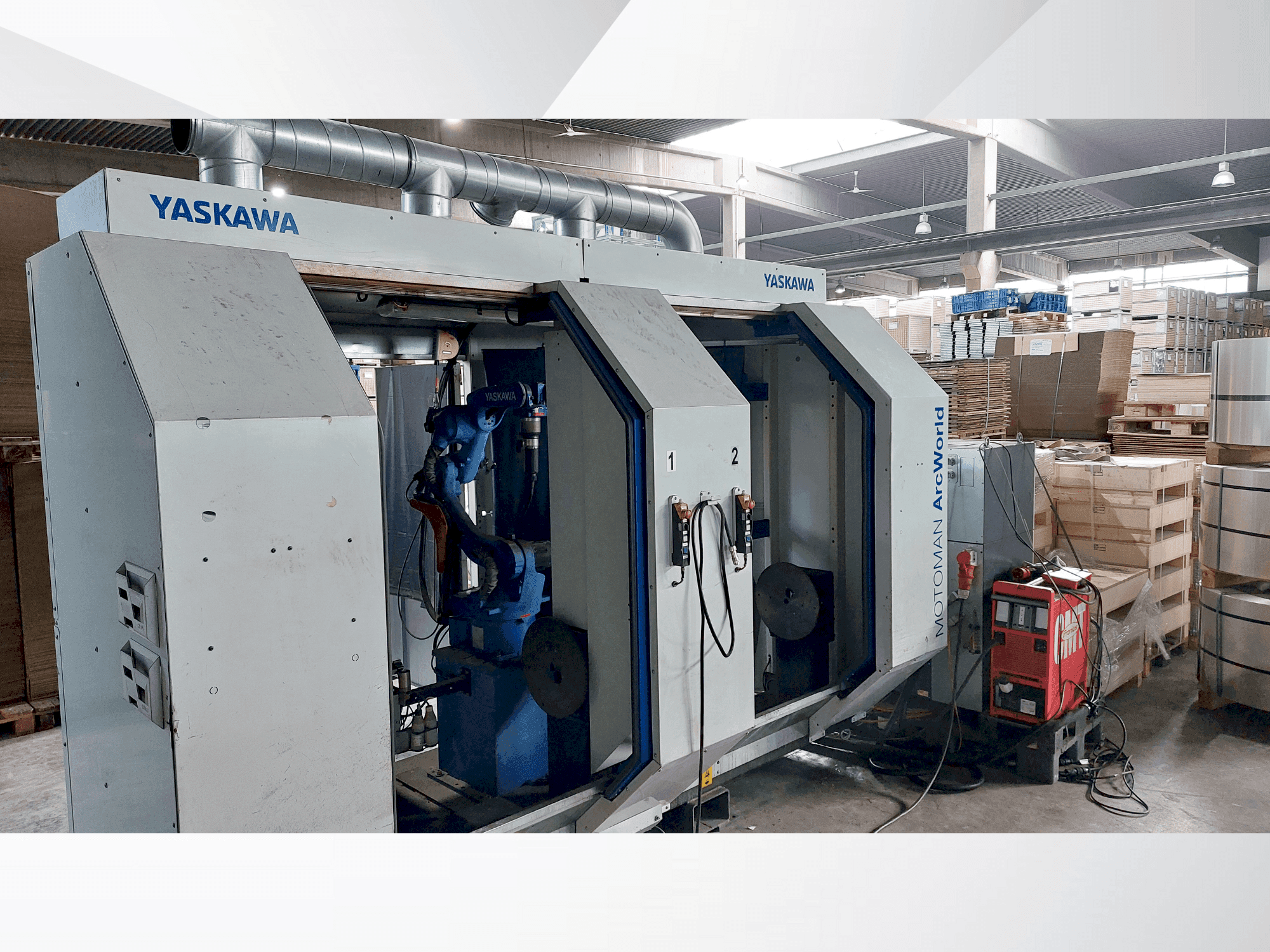 Widok z przodu maszyny Yaskawa Motoman ArcWorld