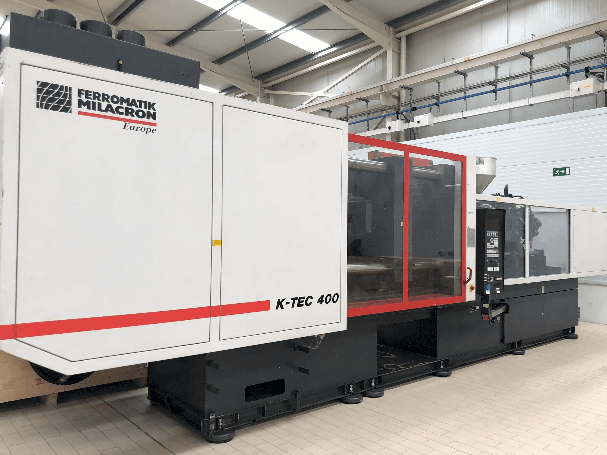 Widok z przodu maszyny Ferromatik K-TEC400S