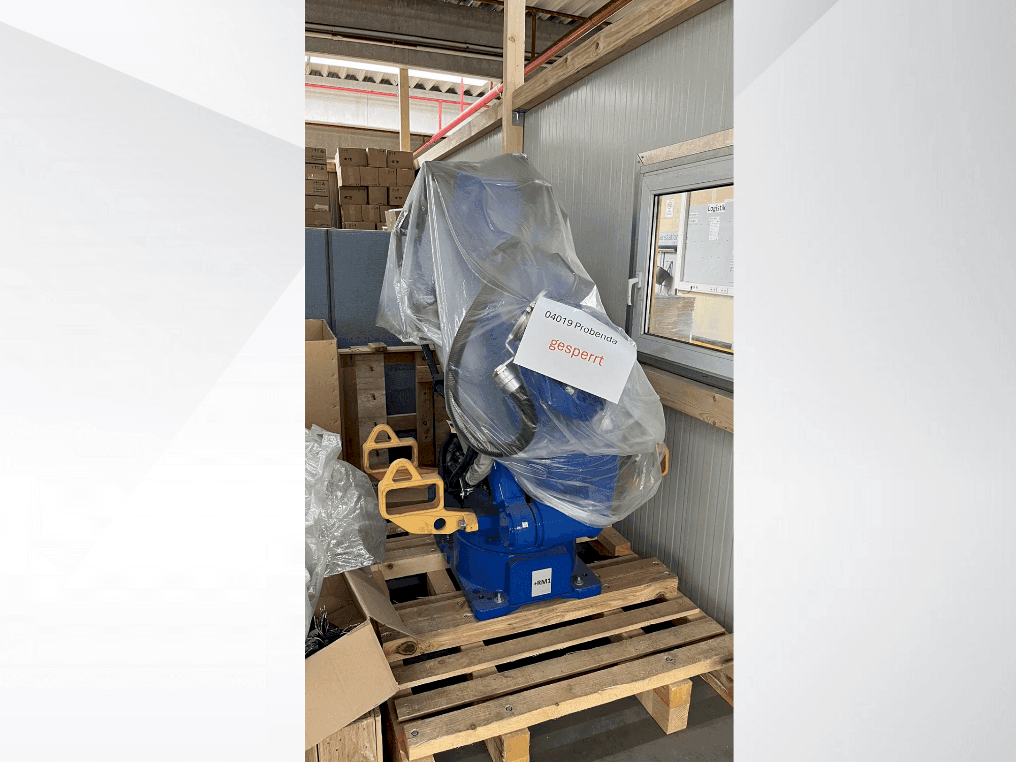 Widok z przodu maszyny Yaskawa GP180