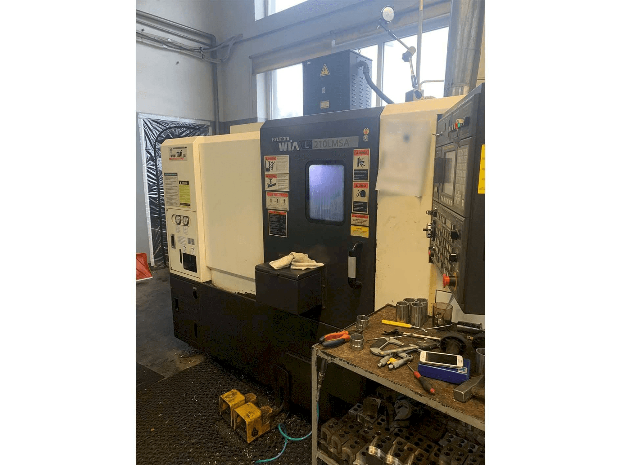 Widok z przodu maszyny Hyundai Wia L210LMSA