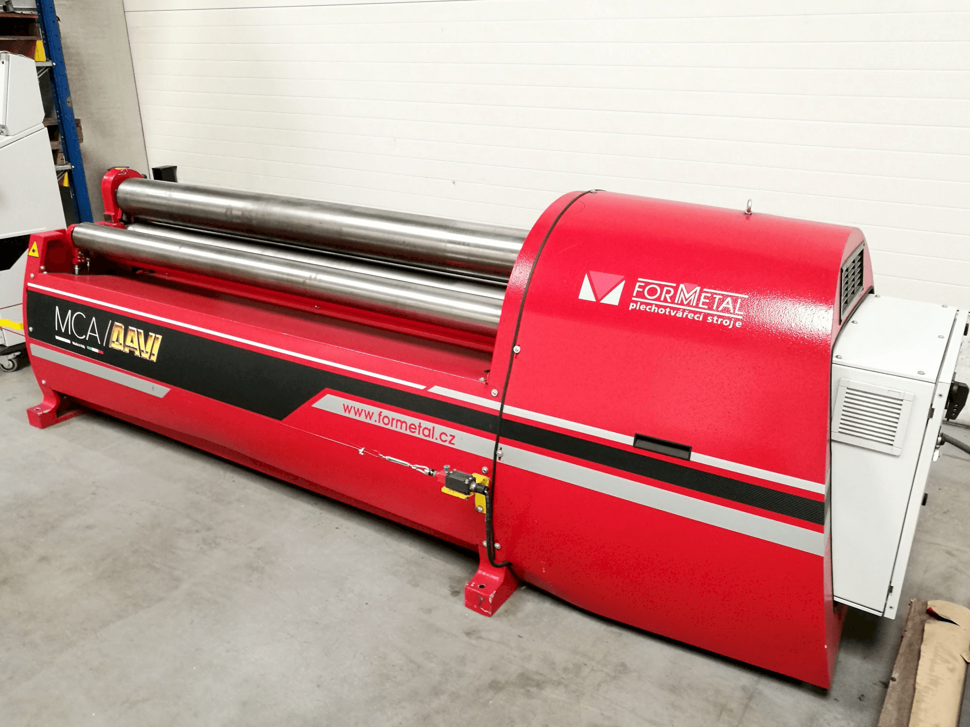 Widok z prawej maszyny Davi MCA 2017