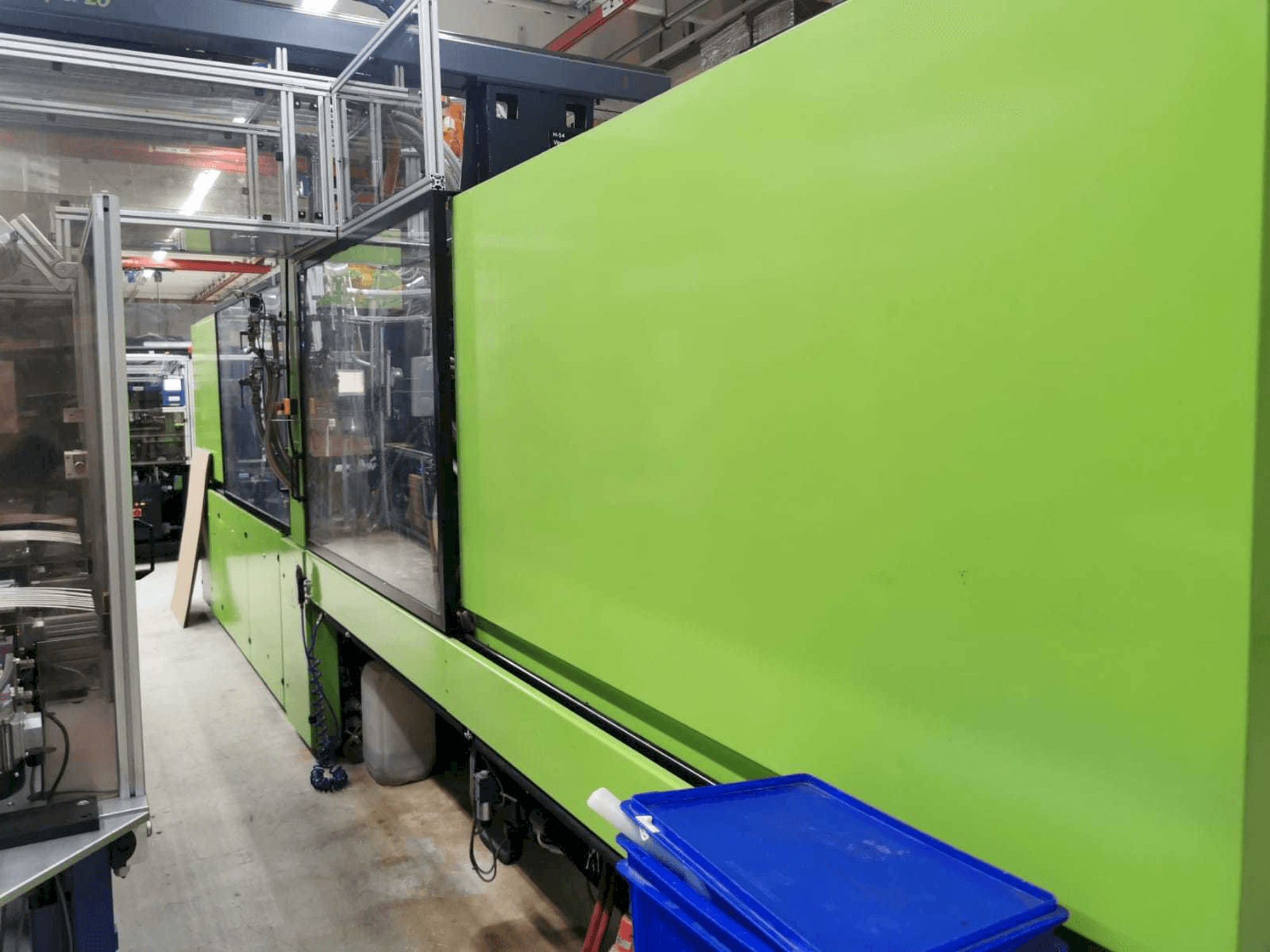 Widok prawej strony maszyny Engel ES 1800/400 HL