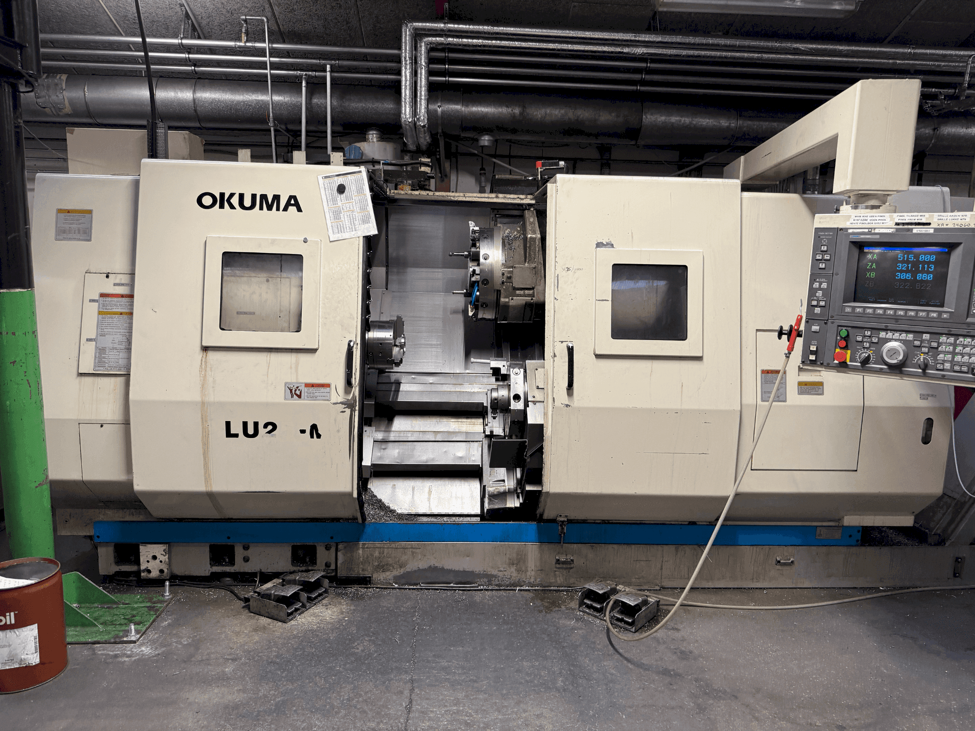 Widok z przodu maszyny Okuma LU2-M