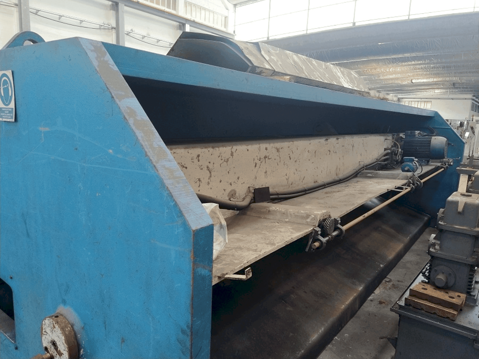 Widok z przodu maszyny JORDI CH 6100 - 10