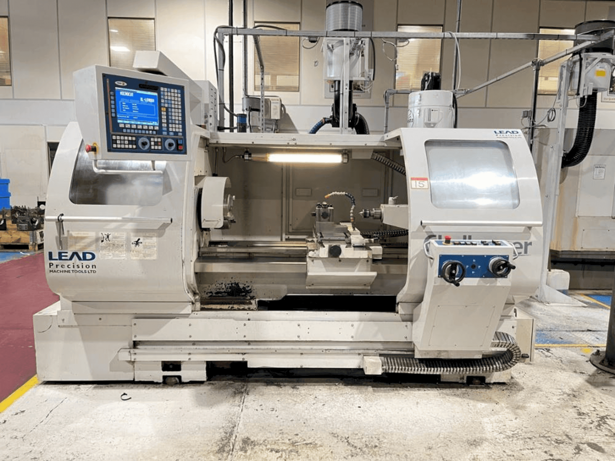 Widok z przodu maszyny MICROCUT Challenger BNC-1840
