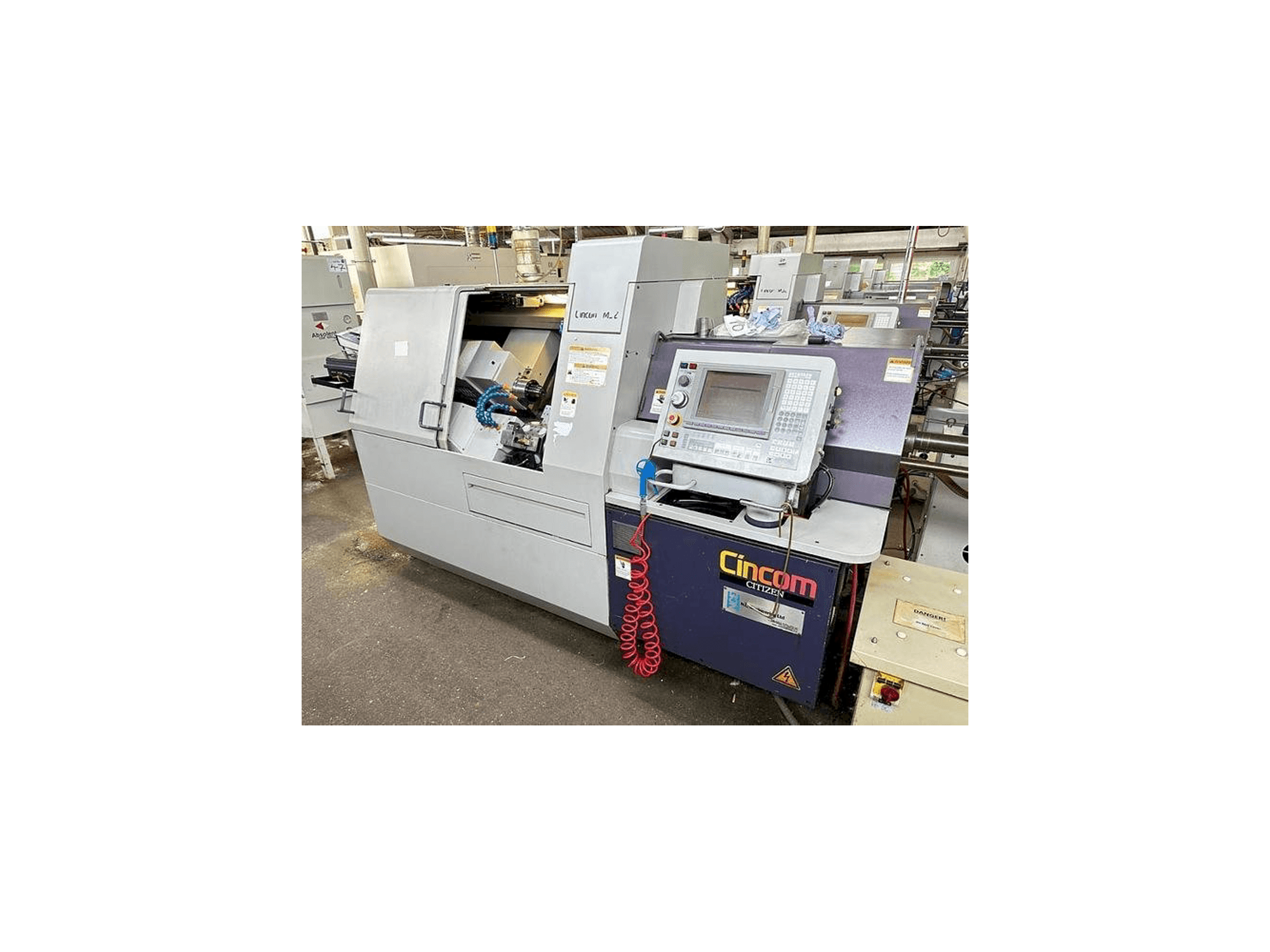 Widok z przodu maszyny Citizen M32 III