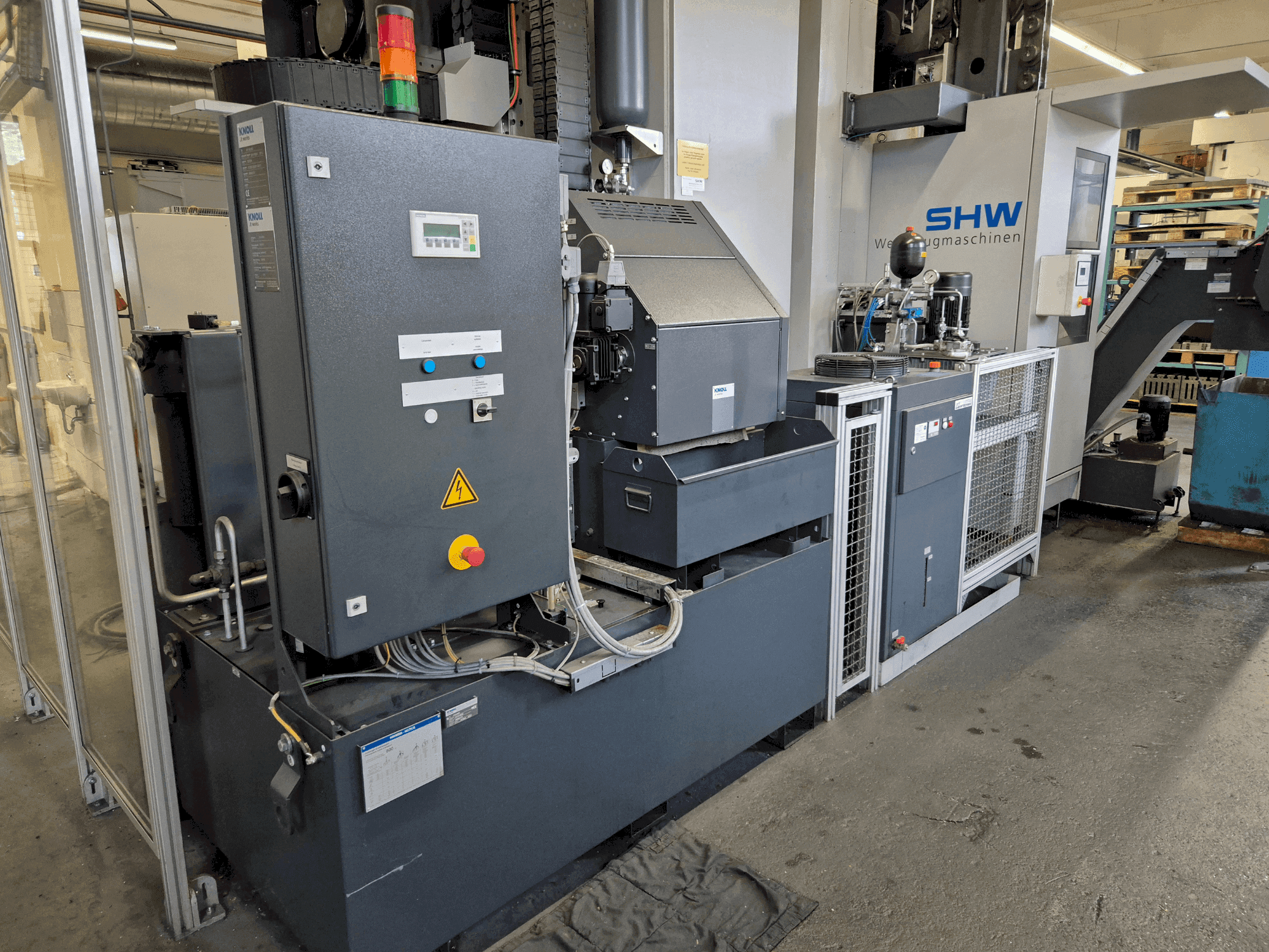Widok z przodu maszyny SHW Unispeed 5
