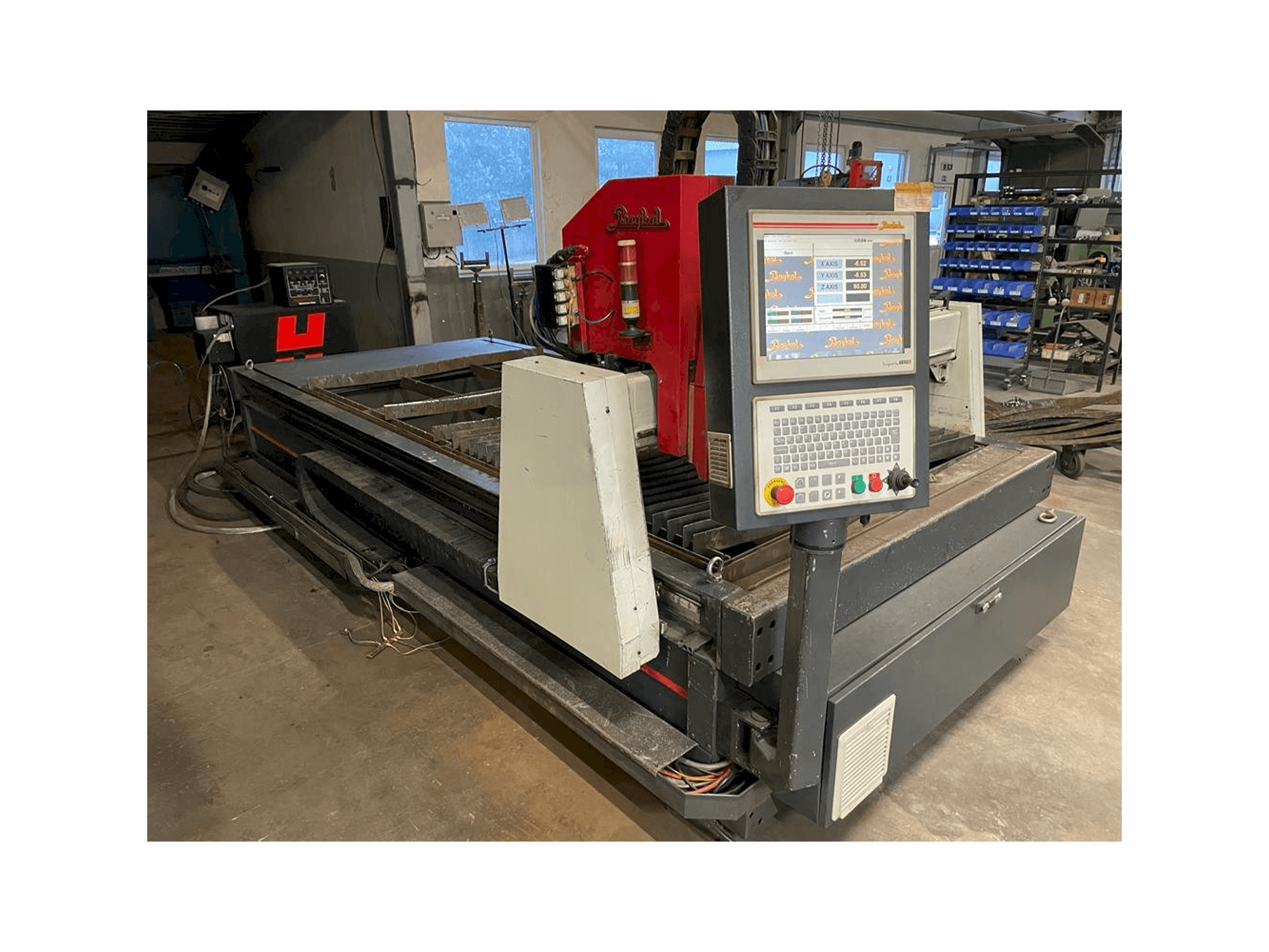 Widok z przodu maszyny Baykal BPH 1503 + Hypertherm HPR 130
