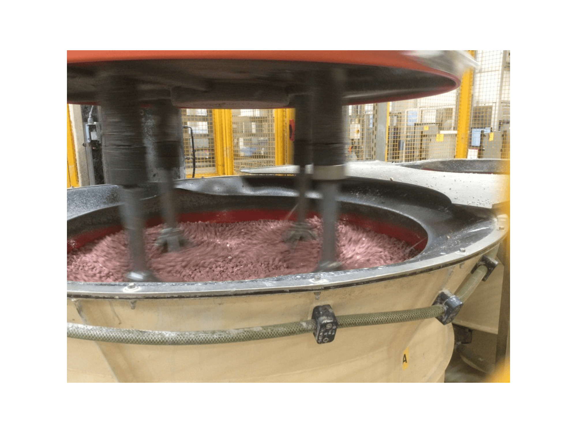 Widok z przodu maszyny Rosler R4/1300.2 SF