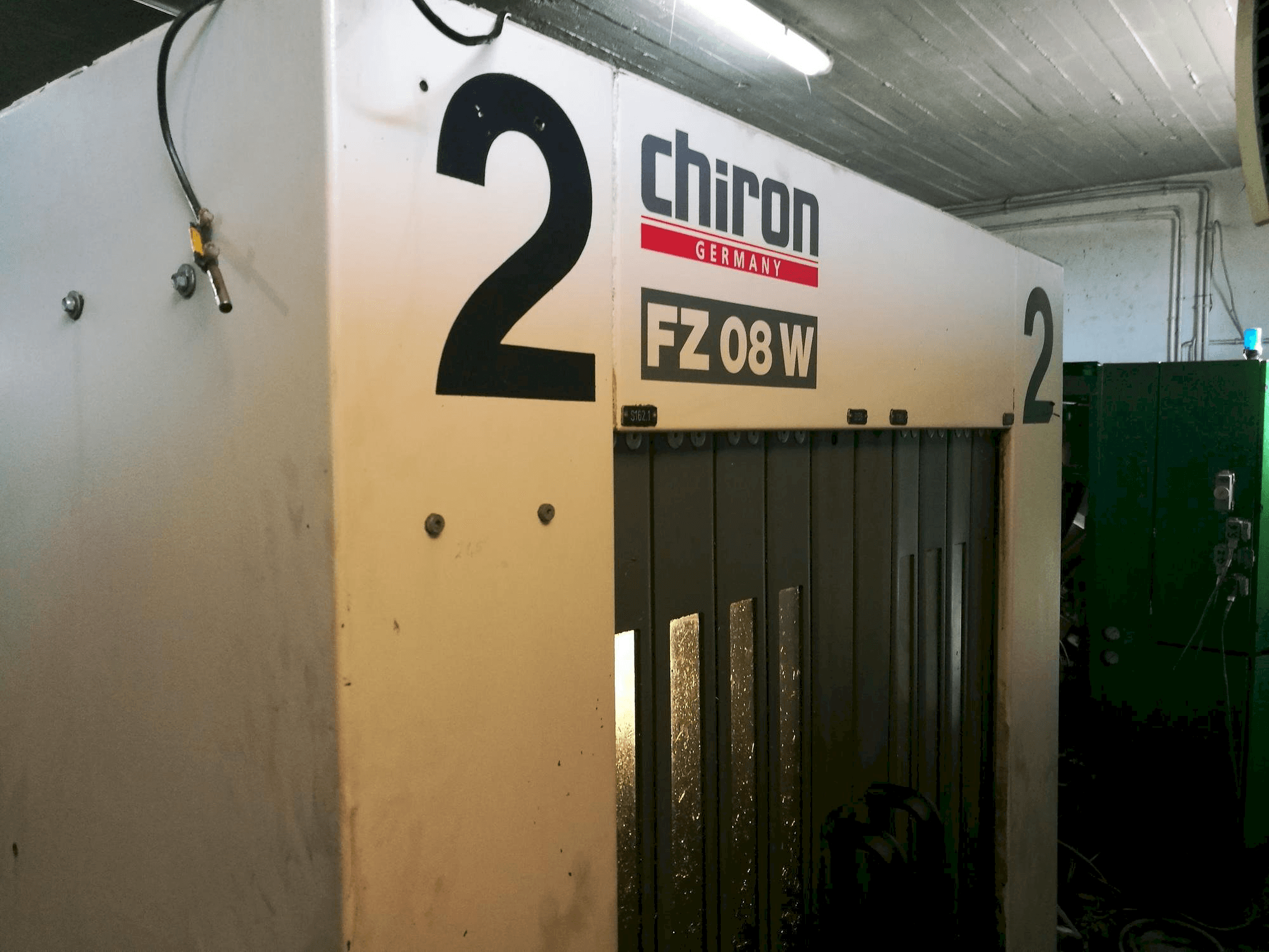 Widok z przodu maszyny CHIRON FZ 08 W