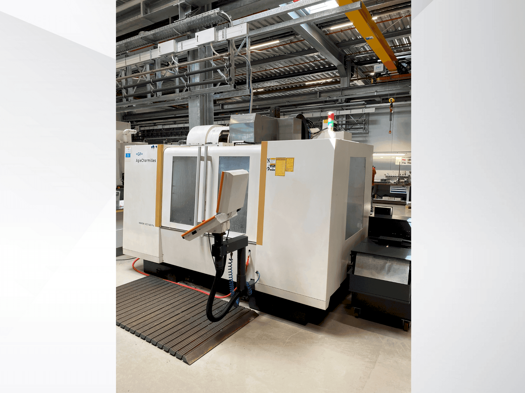 Widok z przodu maszyny +GF+ AgieCharmilles MIKRON VCE 1400 PRO (2012)