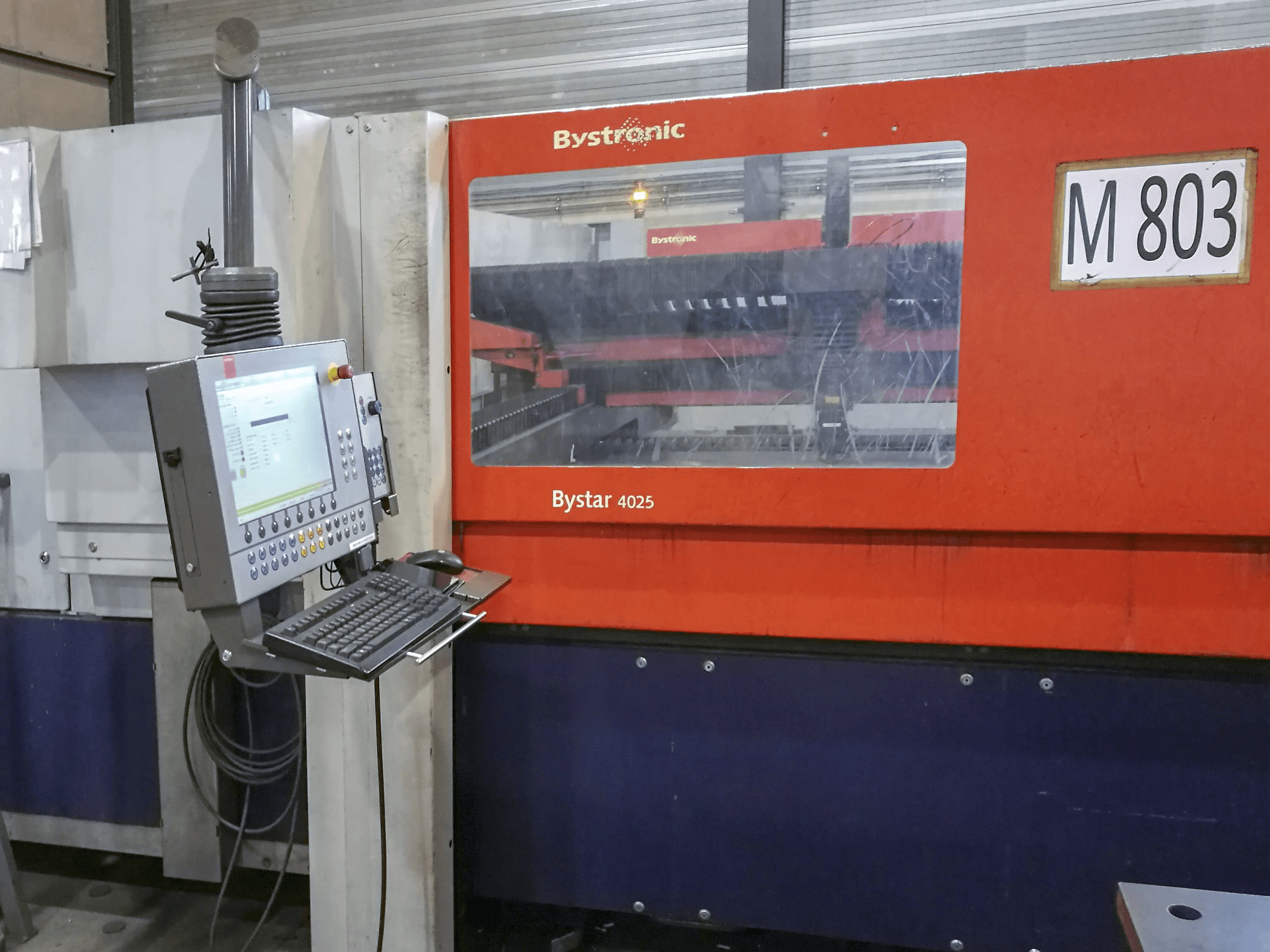 Widok z przodu maszyny Bystronic Bystar 4025 NT 80