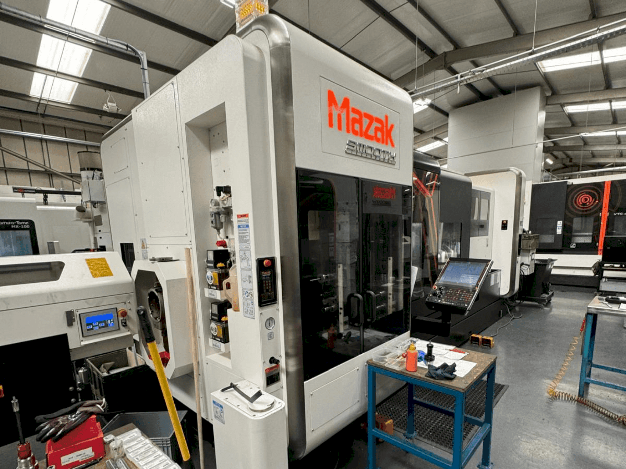 Widok z przodu maszyny Mazak Integrex i-400S- 2500U