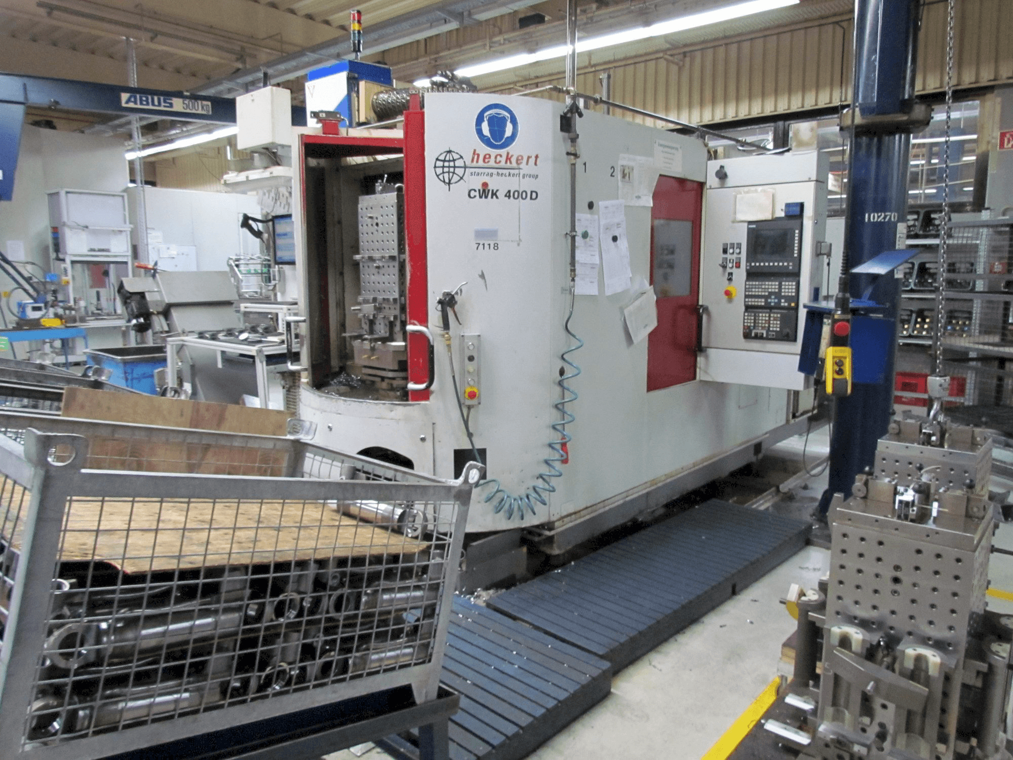 Widok z przodu maszyny Heckert CWK 400 D