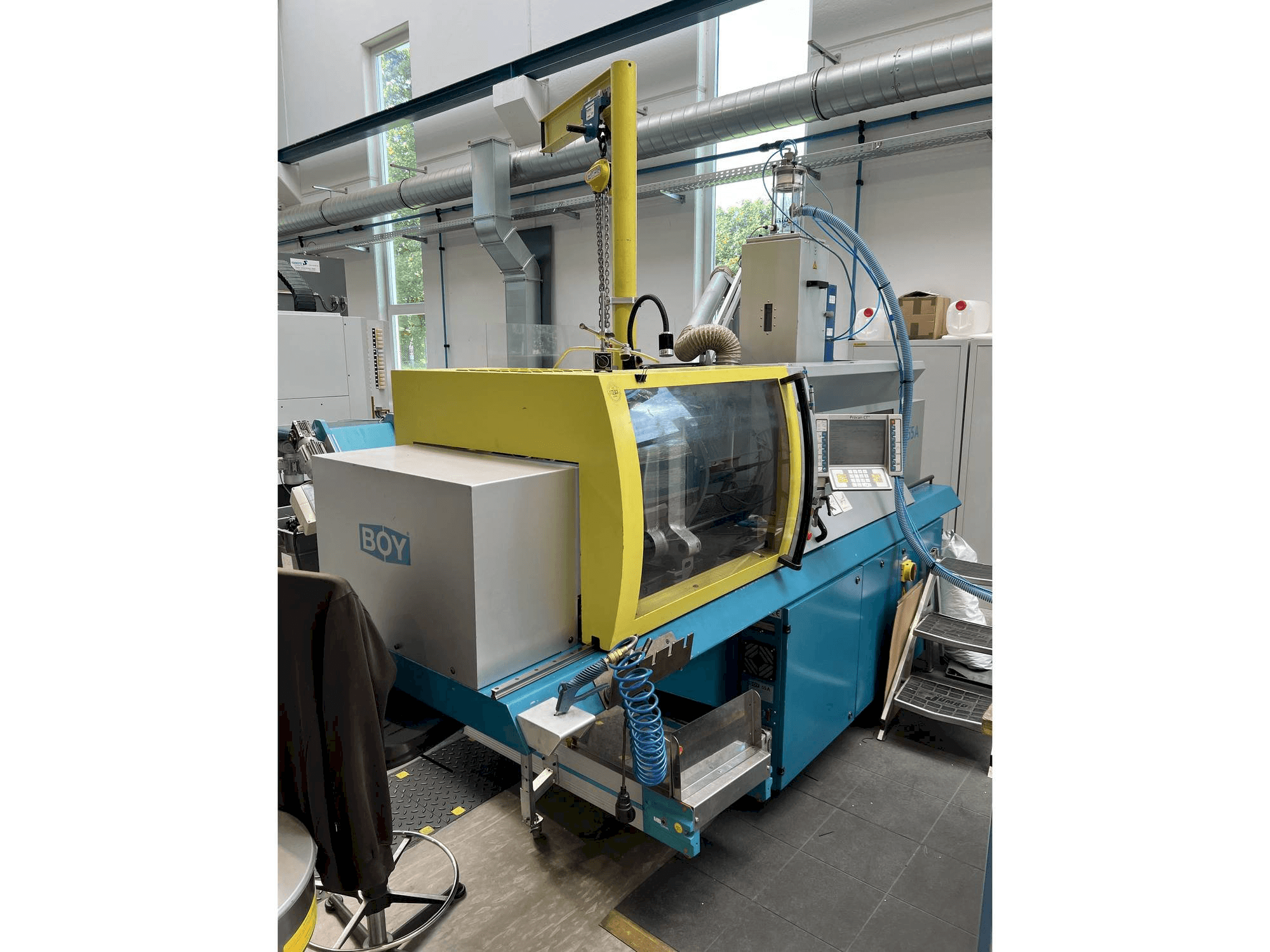 Widok z lewej maszyny BOY 55A