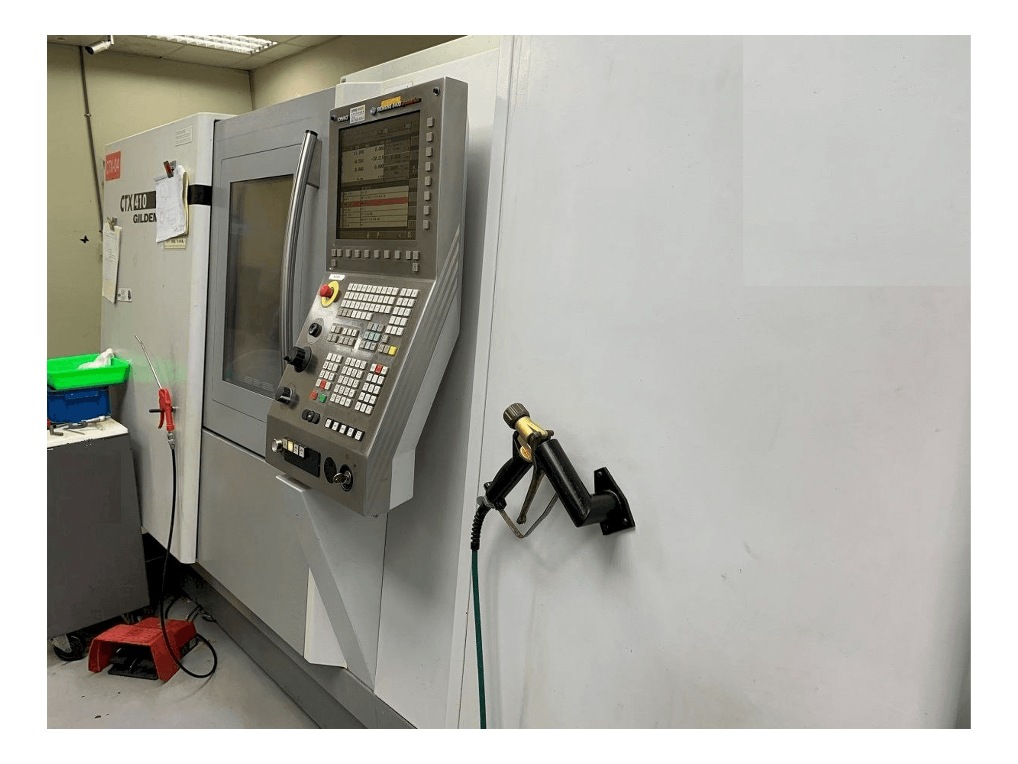 Widok z przodu maszyny Gildemeister CTX 410V6
