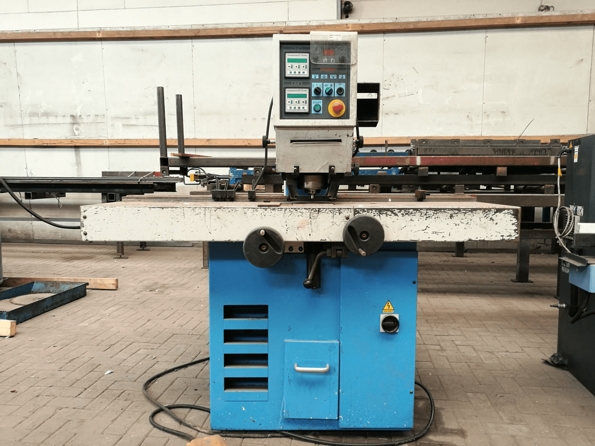 Widok z przodu maszyny Euromac XP 750/25