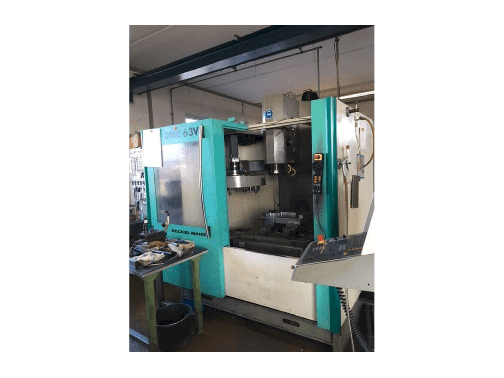 Widok z przodu maszyny DMC DMC 63V