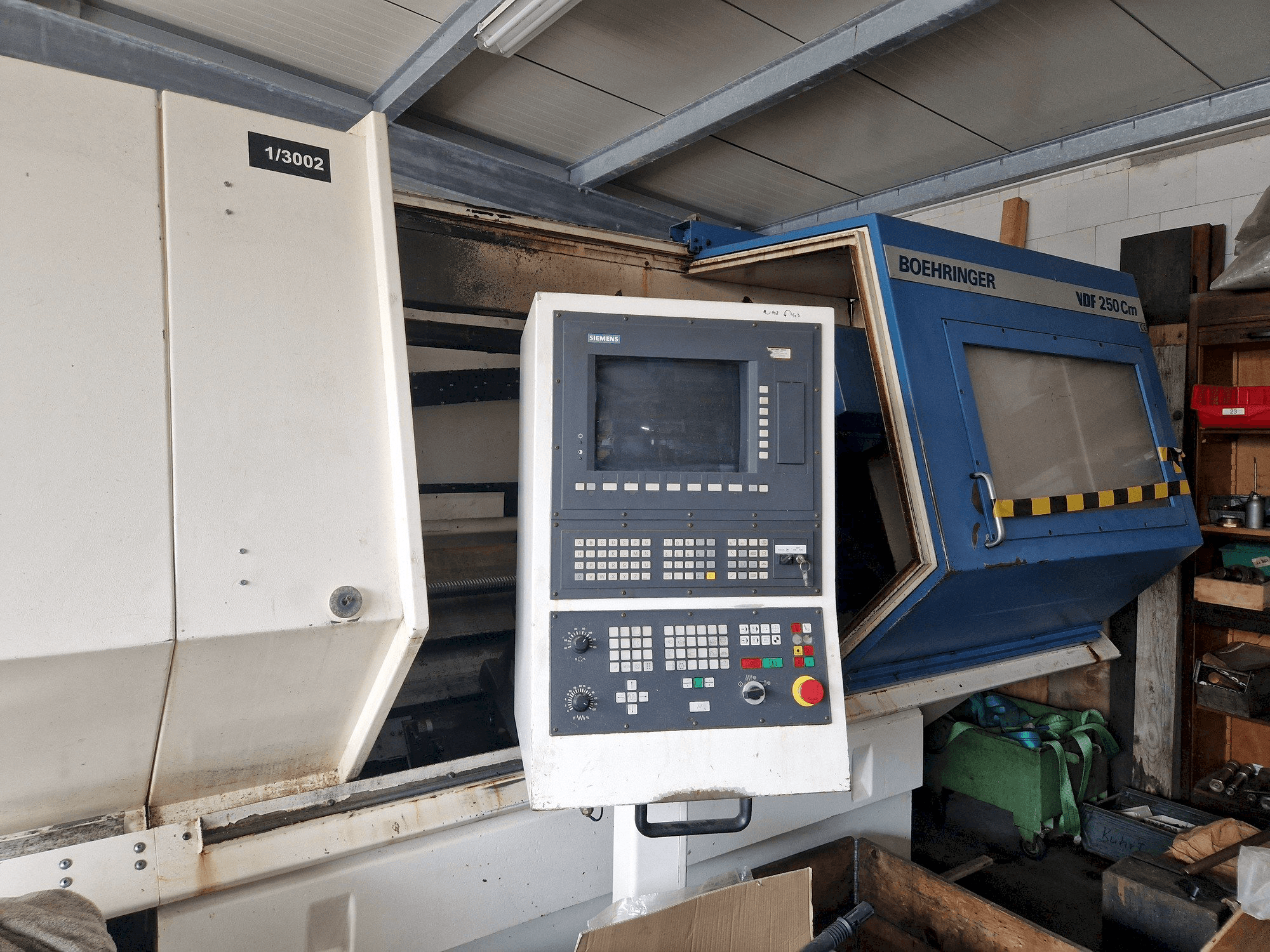 Widok z przodu maszyny BOEHRINGER VDF 250 Cm