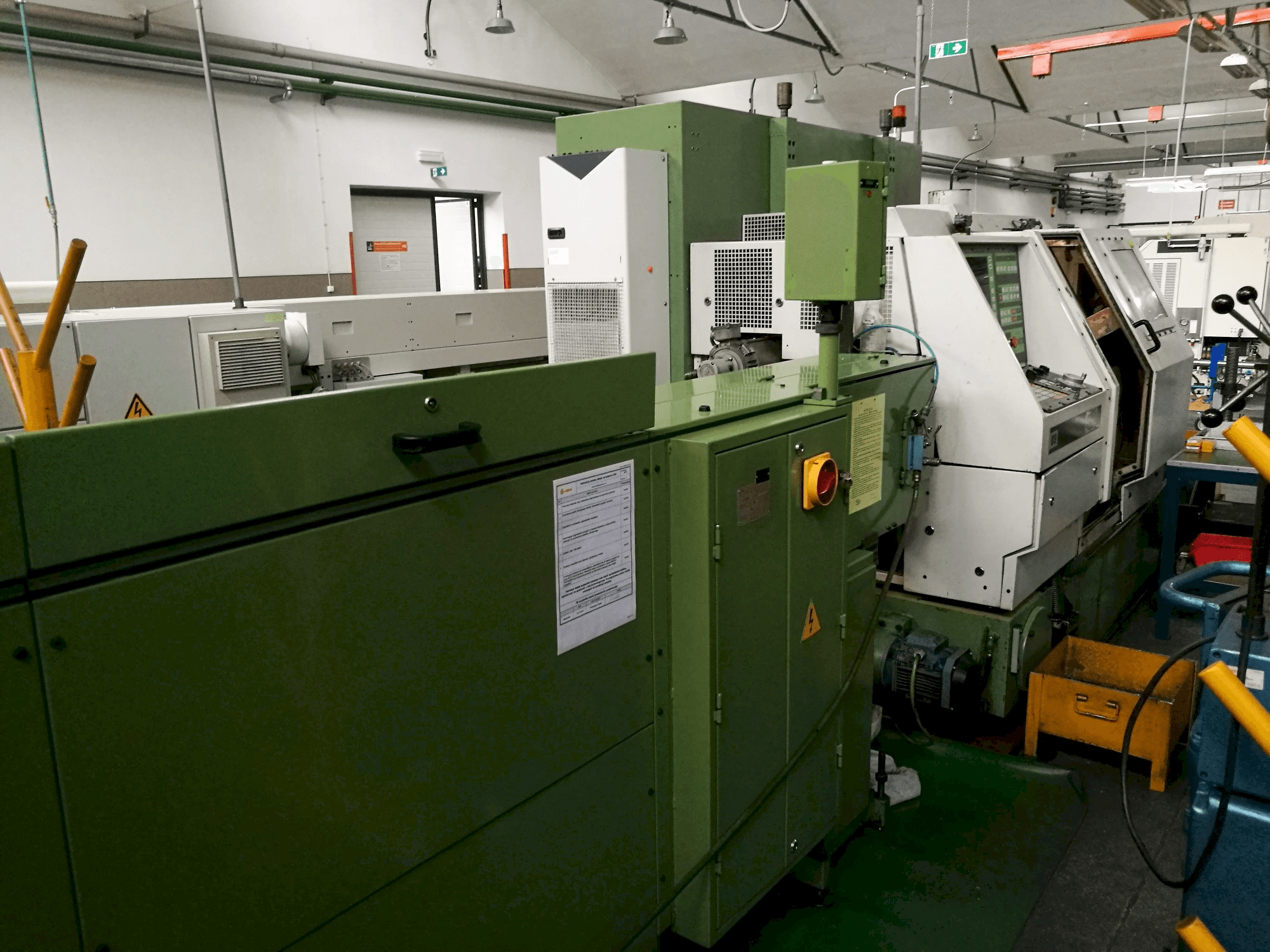 Widok z przodu maszyny TRAUB TNS 30/42 D