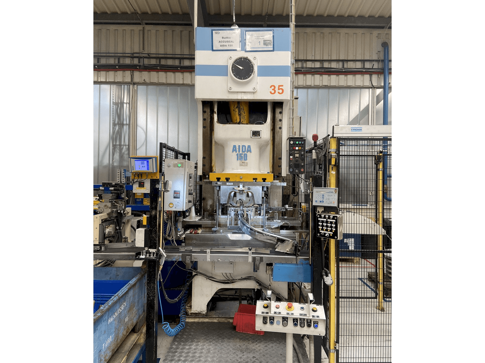 Widok z przodu maszyny AIDA NC1-150(2) (1996)