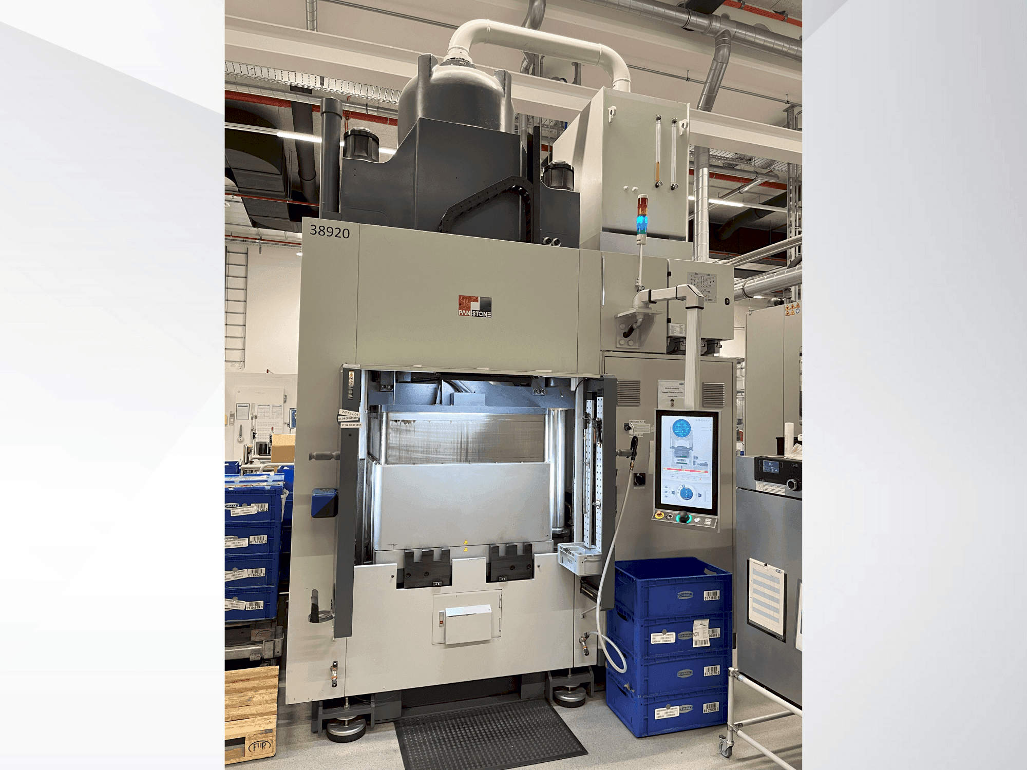 Widok z przodu maszyny PAN Stone D-V-500-PCD
