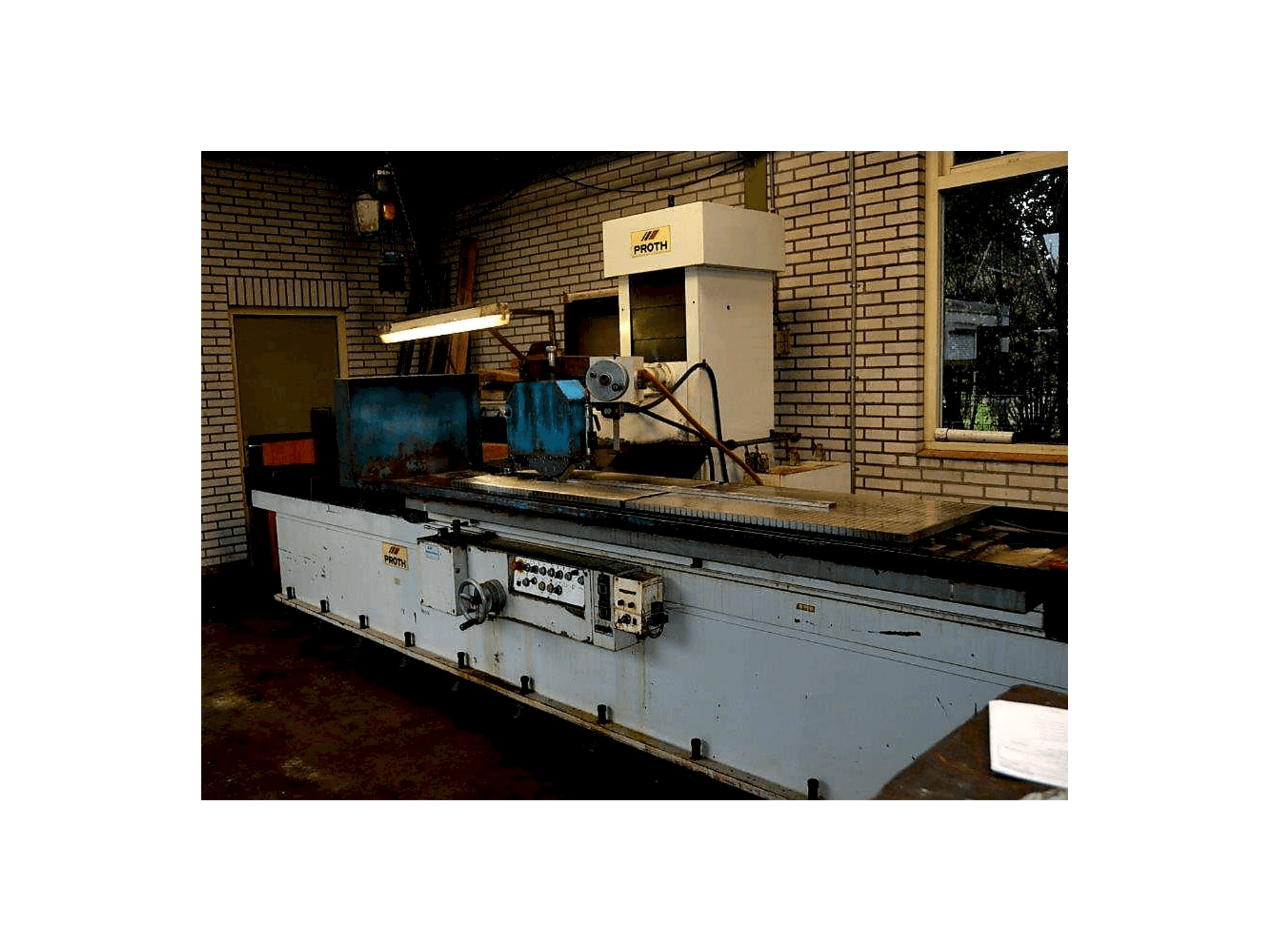 Widok z prawej maszyny Proth PSGC-60220AHR