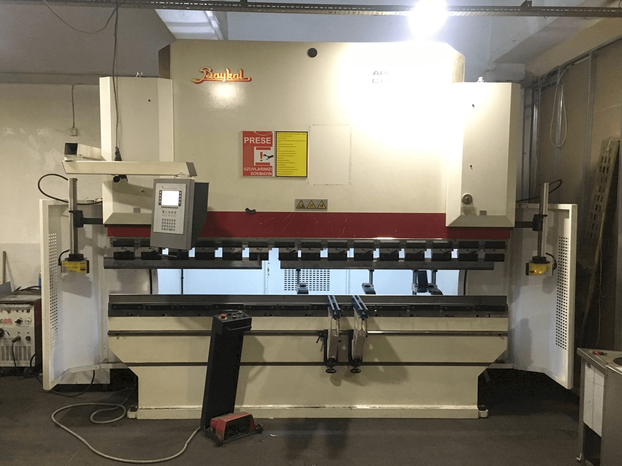 Widok z przodu maszyny Baykal APHS 31120