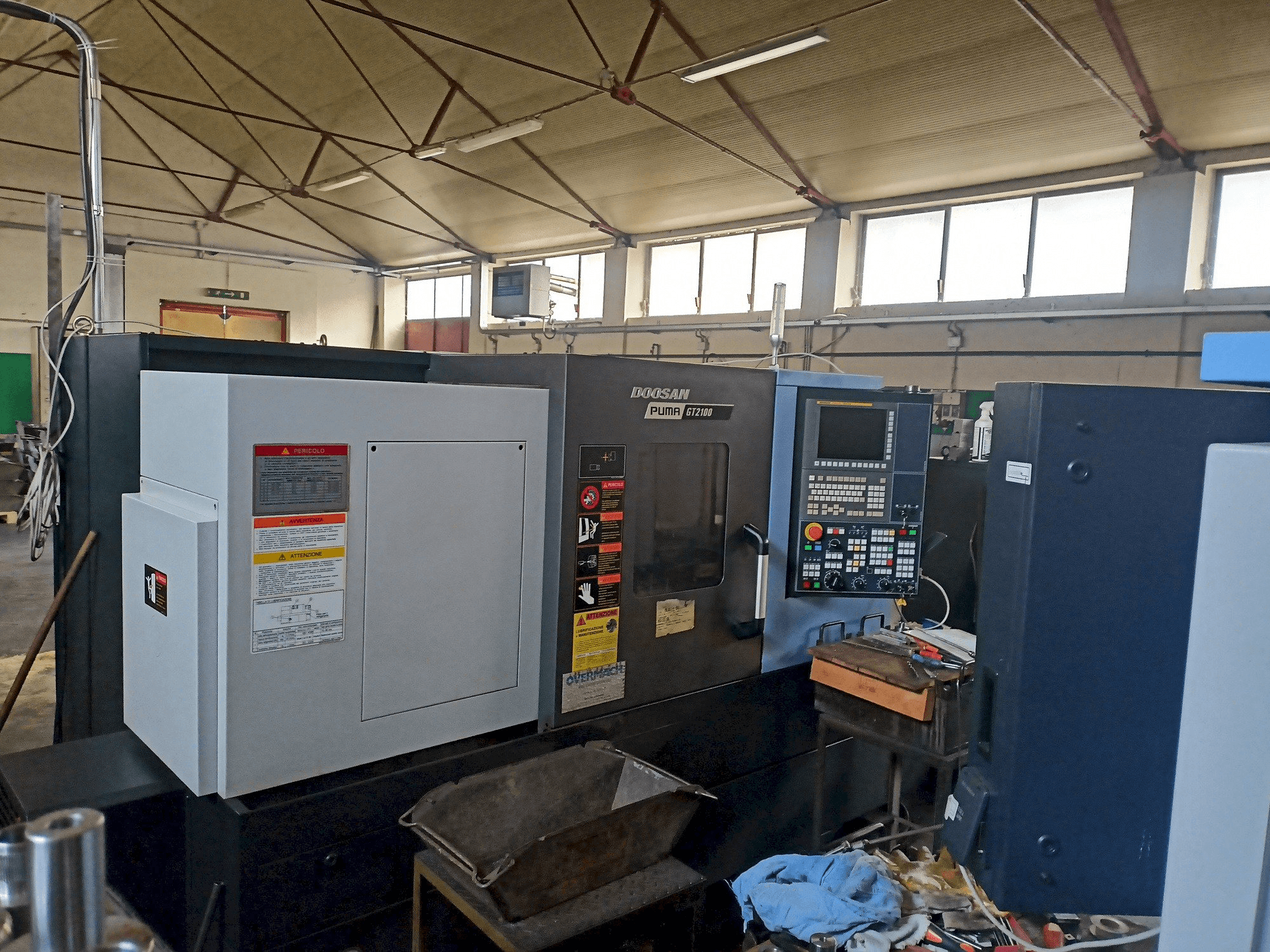 Widok z przodu maszyny DOOSAN Puma GT2100