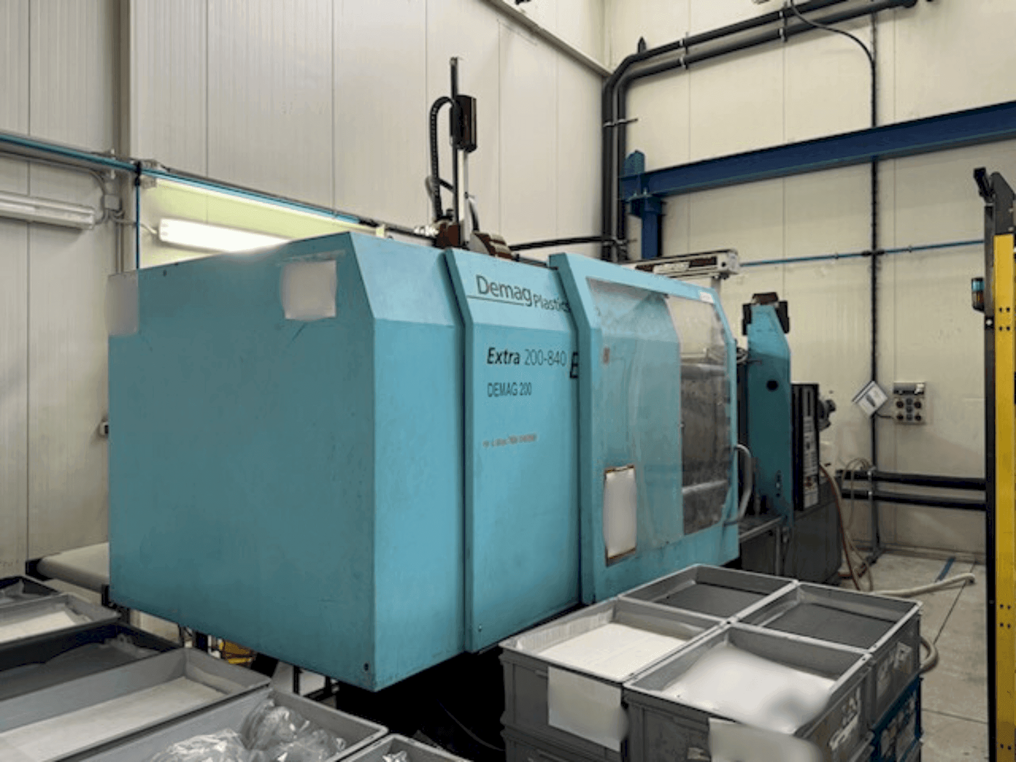 Widok z przodu maszyny DEMAG Extra 200-840