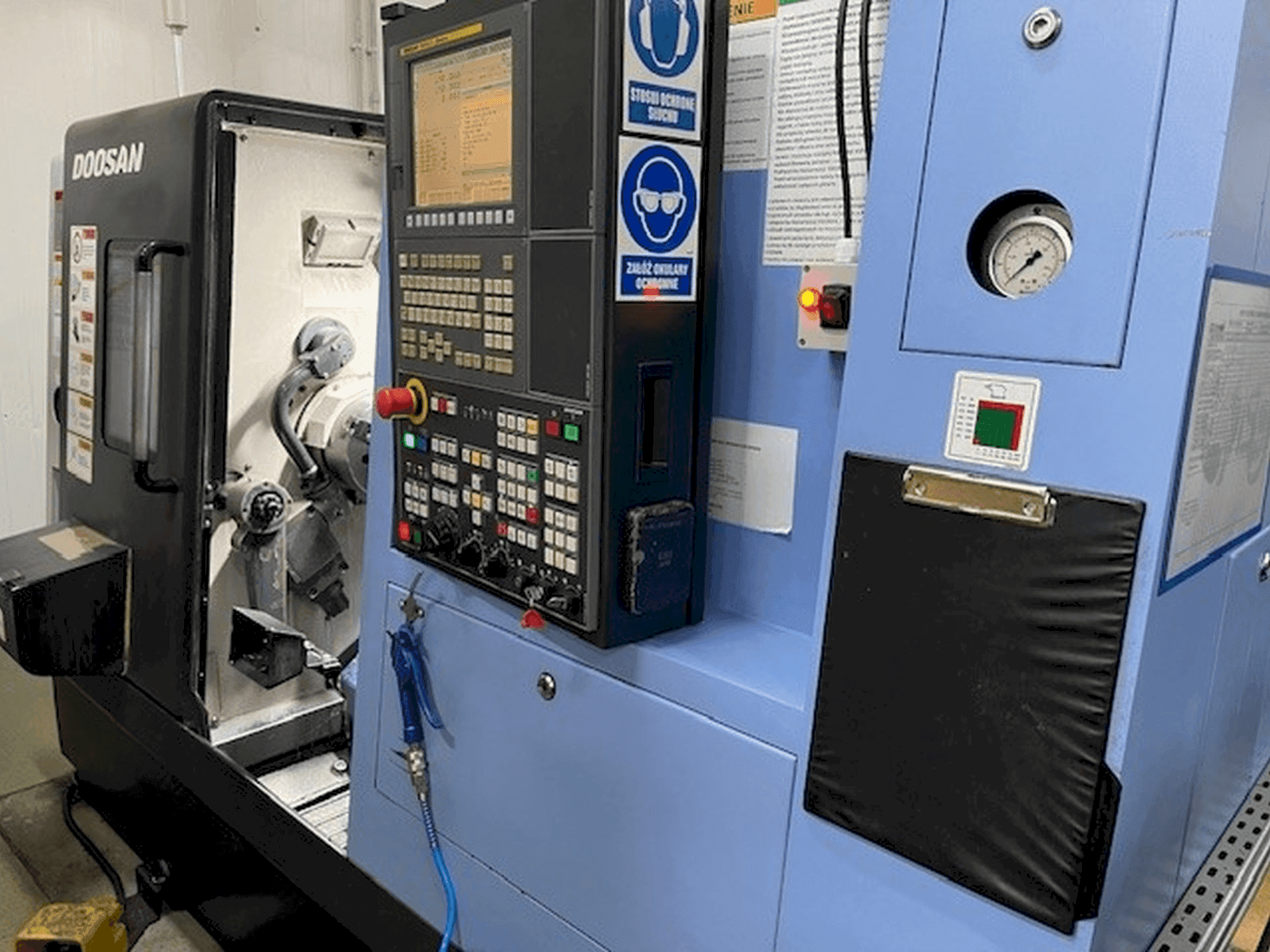 Widok z przodu maszyny DOOSAN Lynx 220 LMA