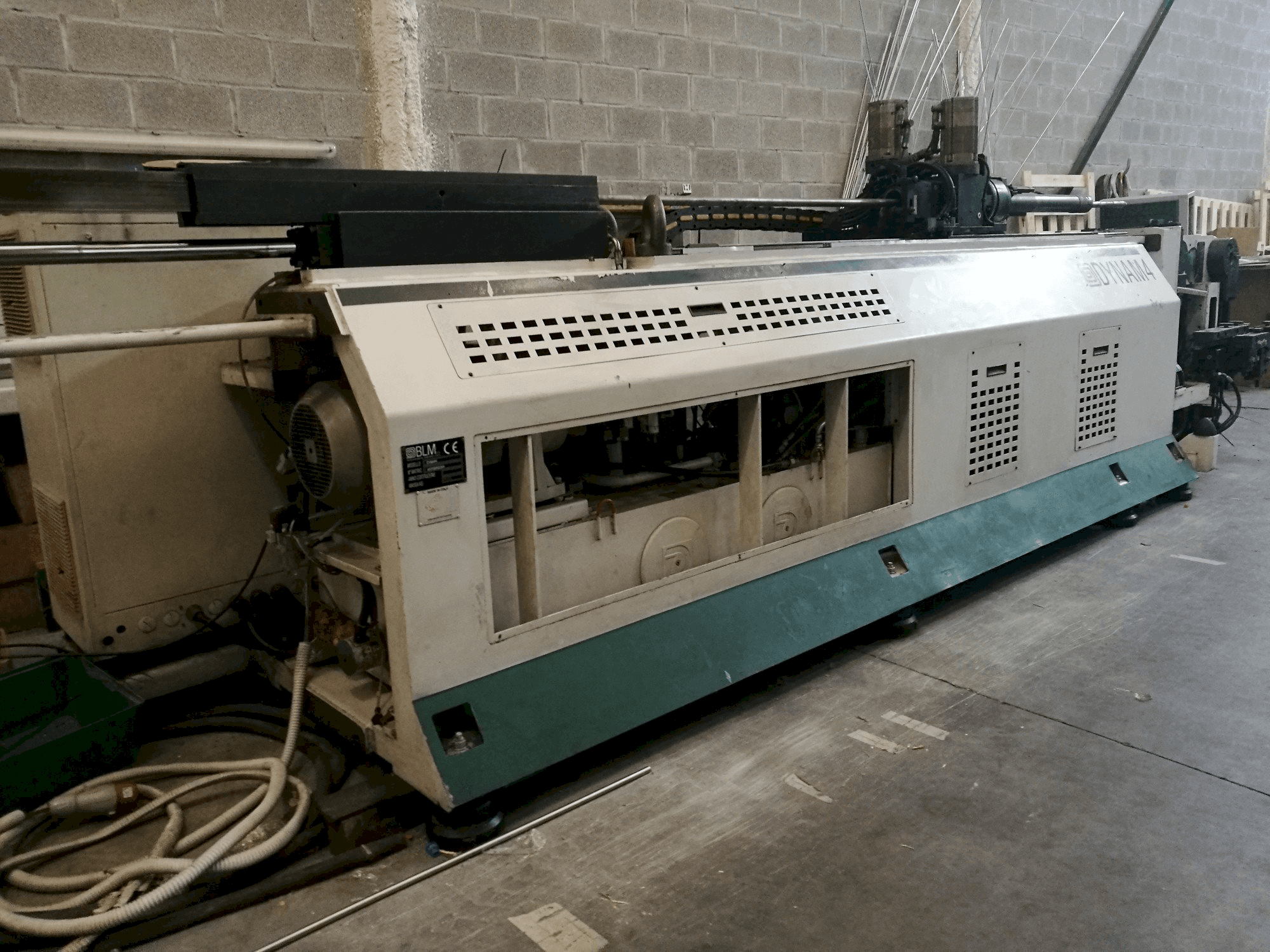 Widok z lewej maszyny BLM DYNAM 4