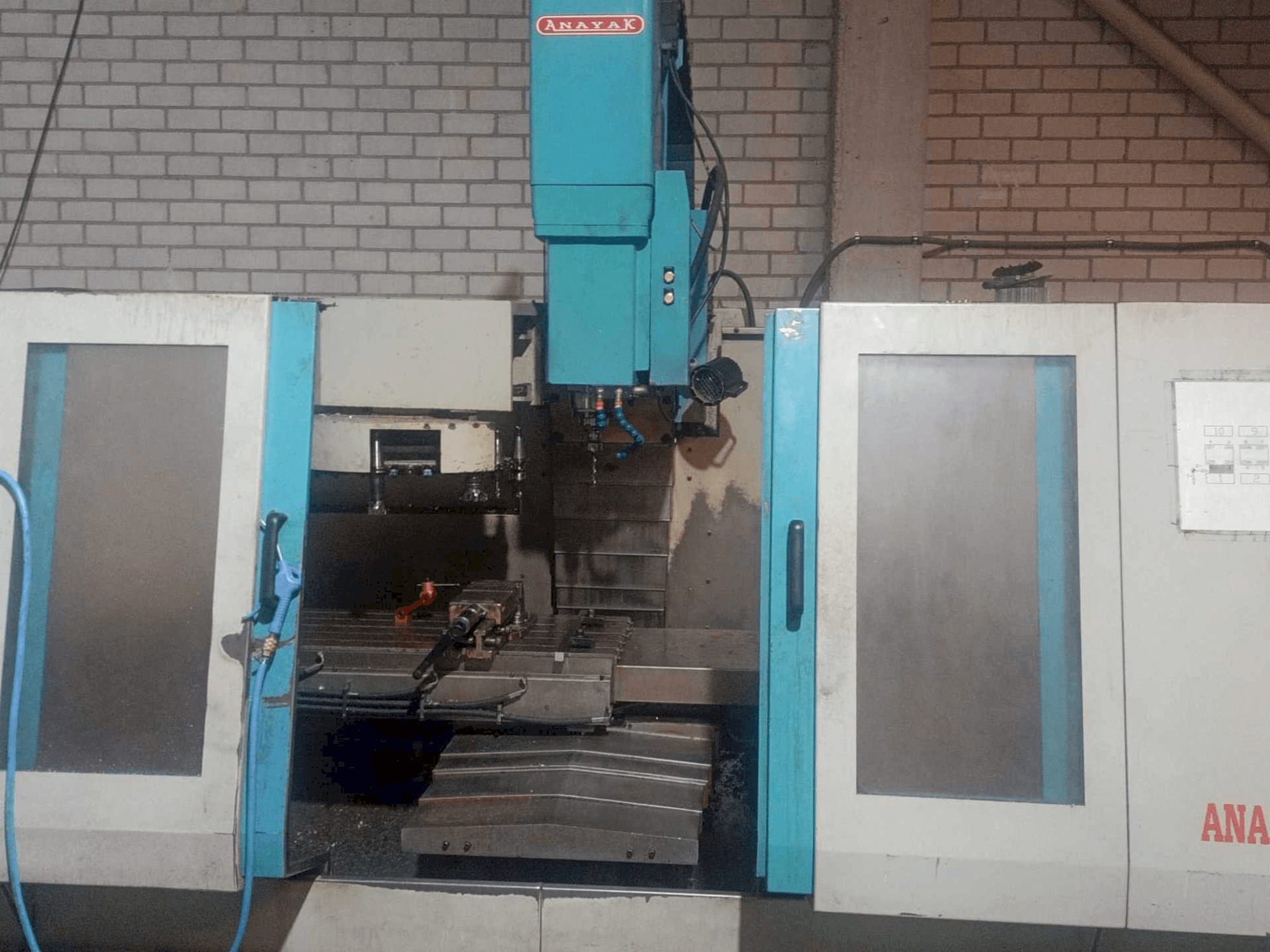Widok z przodu maszyny ANAYAK Anakmatic 11