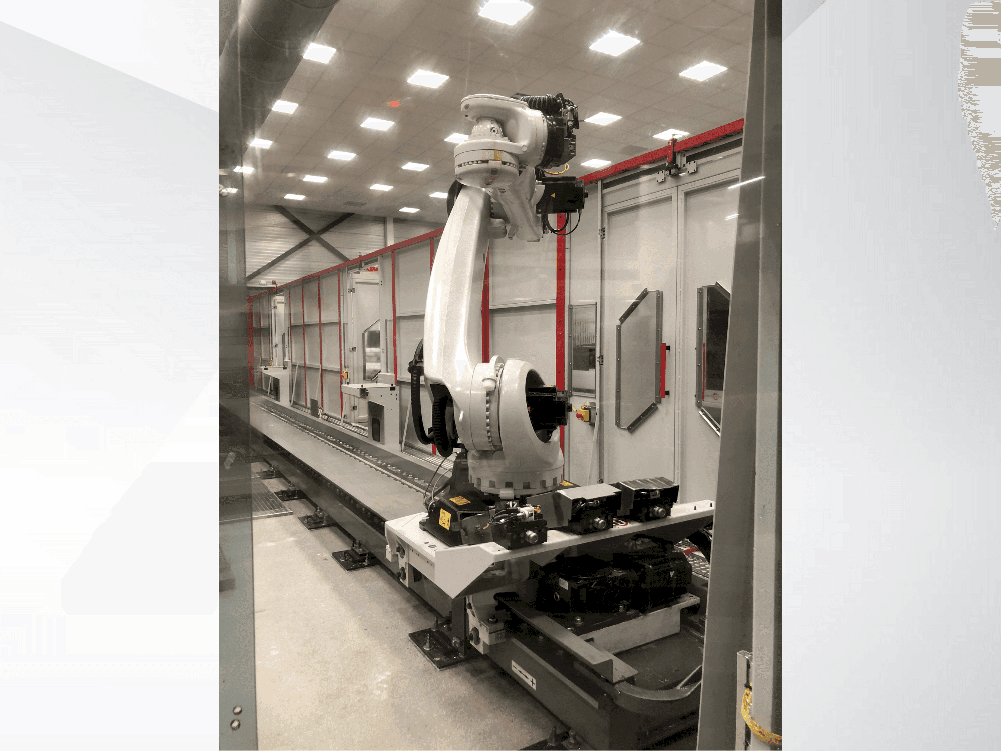 Widok z przodu maszyny HERMLE Cell