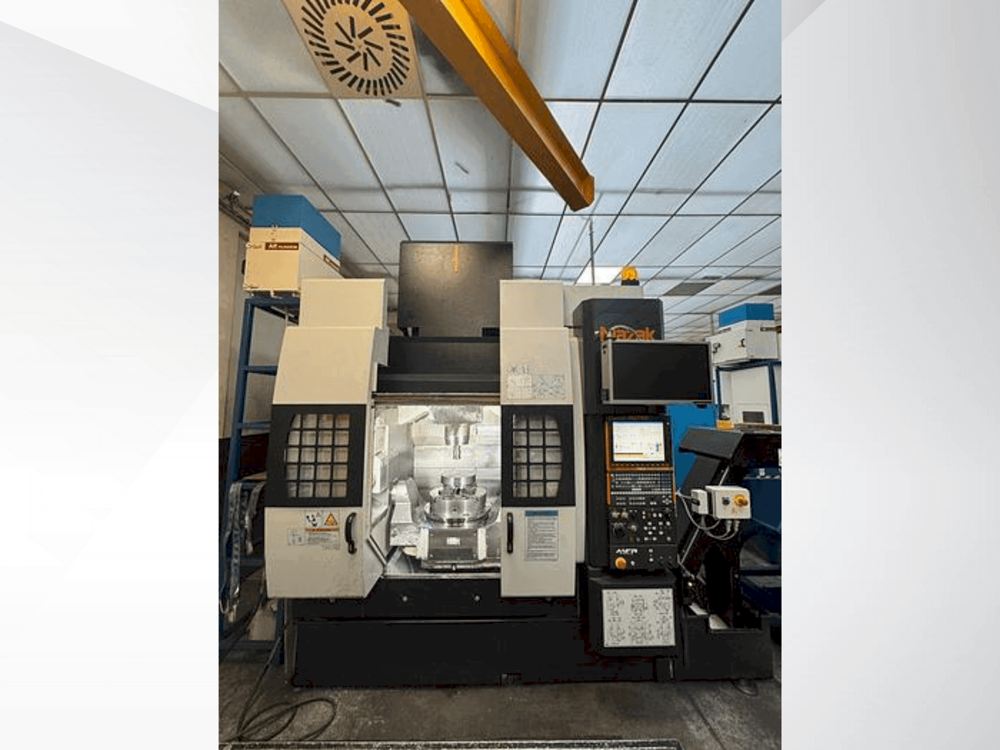 Widok z przodu maszyny Mazak Variaxis 630-5X T