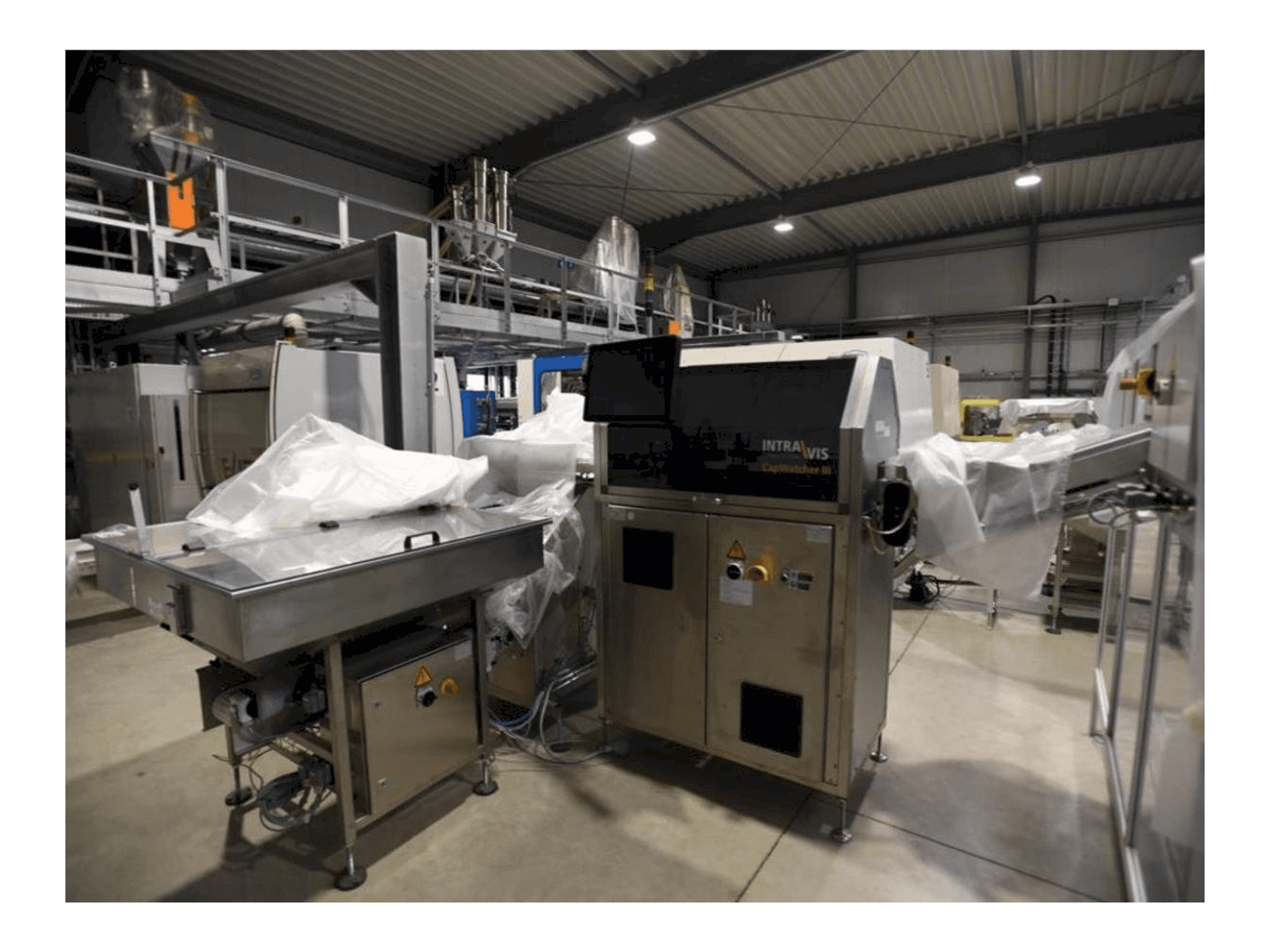 Widok z przodu maszyny INTRAVIS Capwatcher 6275