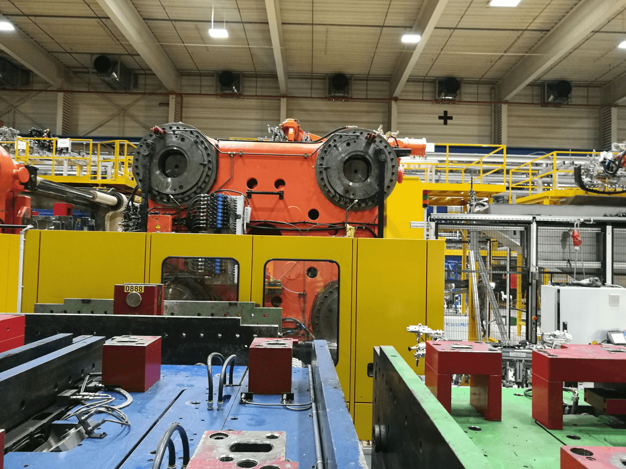 Widok z przodu maszyny Husky E 3150 RS 170/155