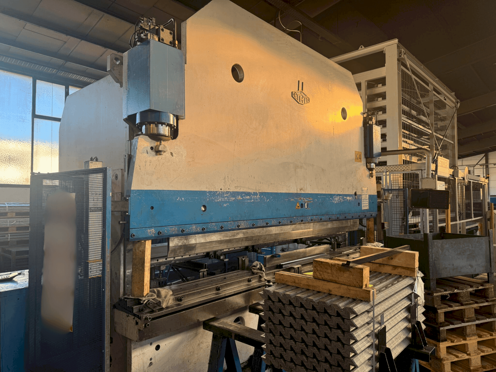 Widok z przodu maszyny EHT EHPS 15-40