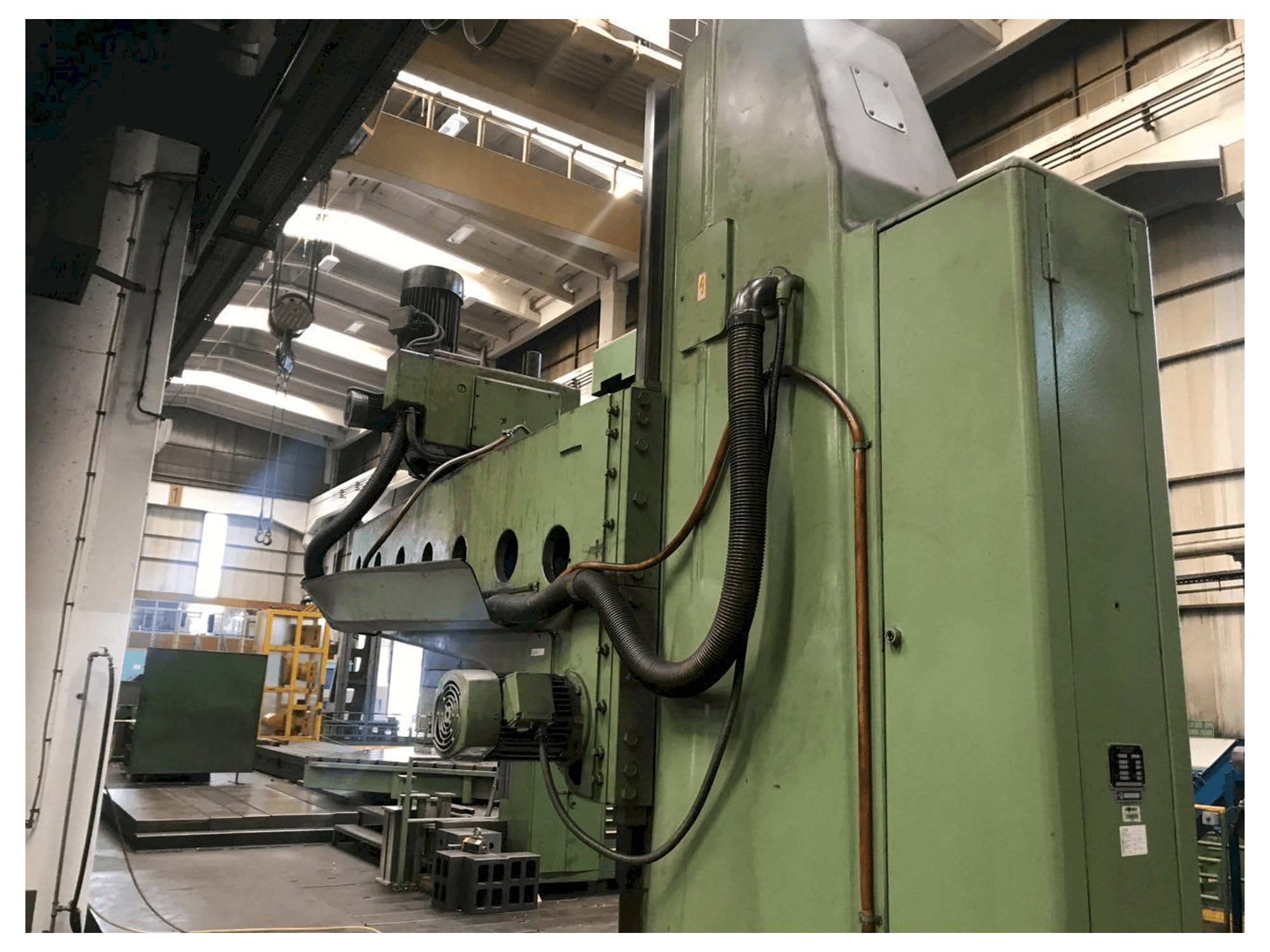 Widok z przodu maszyny TOS Vrp 8 A